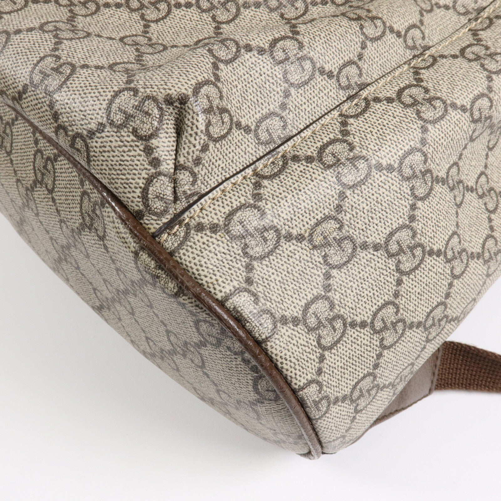 GUCCI 塗層帆布GG Supreme Backpack背包