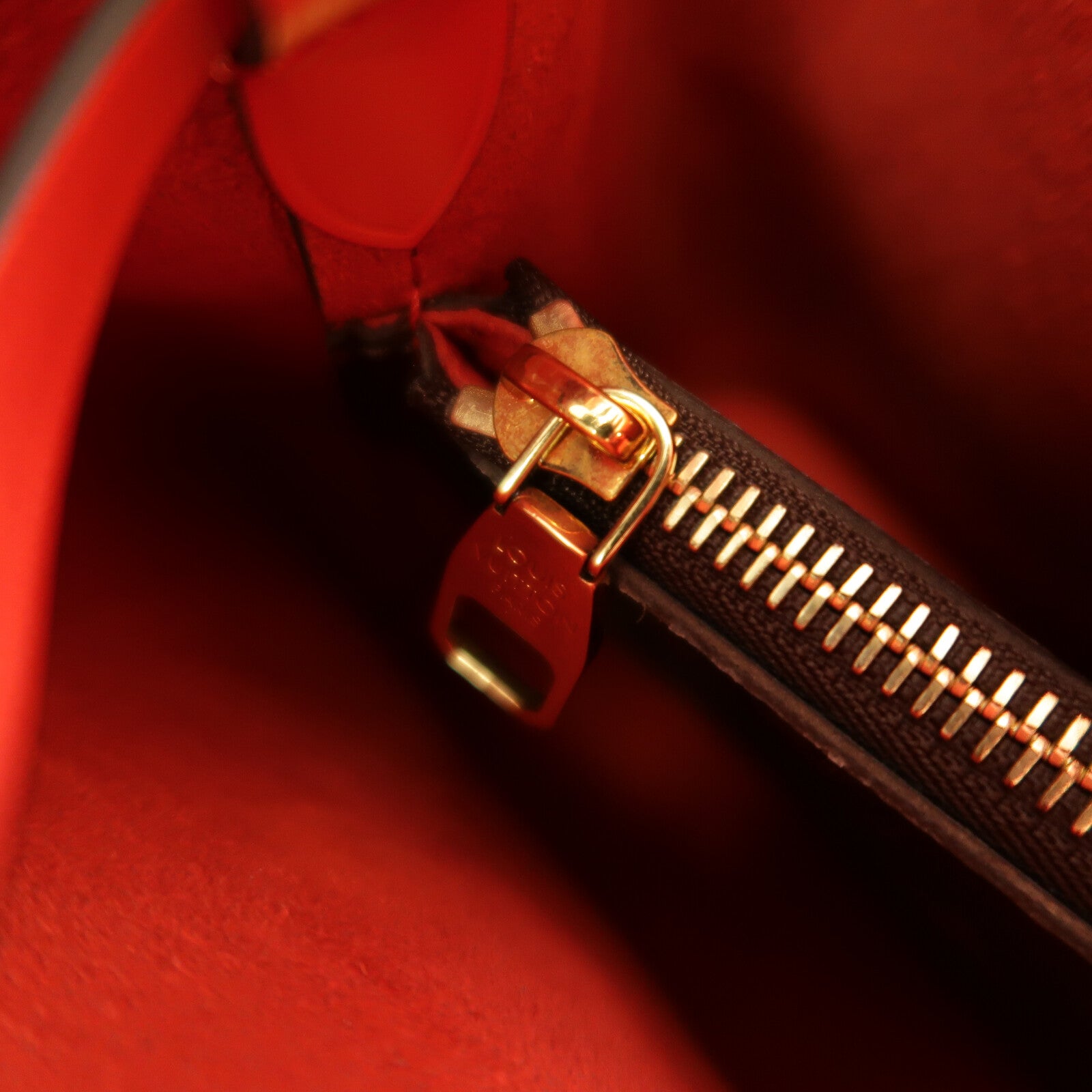 LOUIS VUITTON Monogram Neo Noe Bucket Bag肩背袋Coquelicot