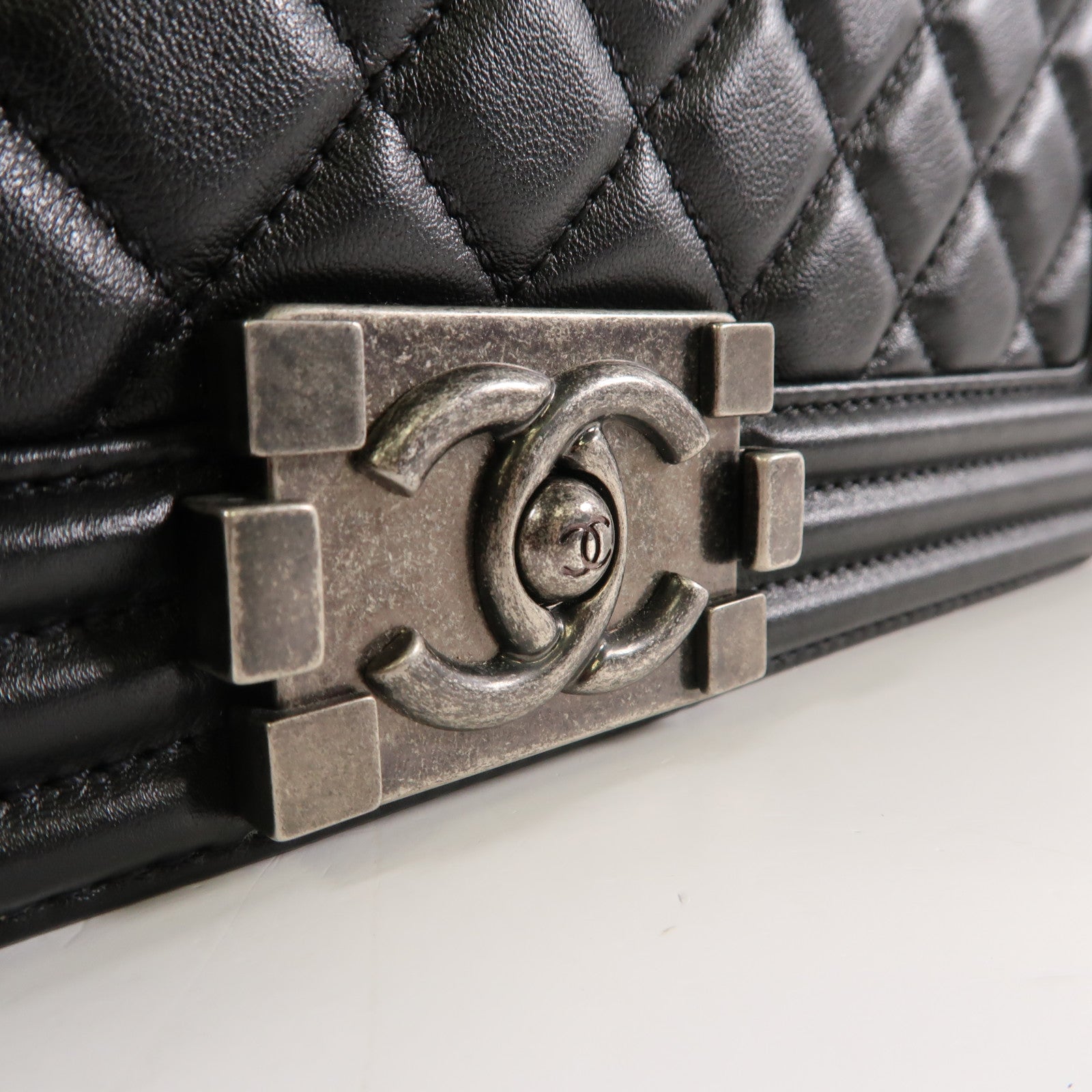 CHANEL 【激減優惠】菱格羊皮皮革Boy 25cm Chain Shoulder Bag銀扣鏈帶肩背袋黑色