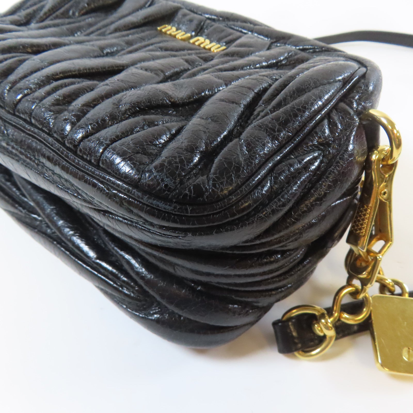 Miu Miu Matelasse皮革Shoulder Bag金扣肩背袋黑色
