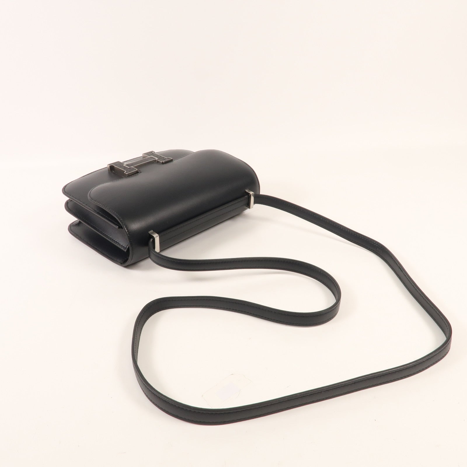 HERMES Monsieur/Crocodile皮革Mini Constance銀扣肩背袋