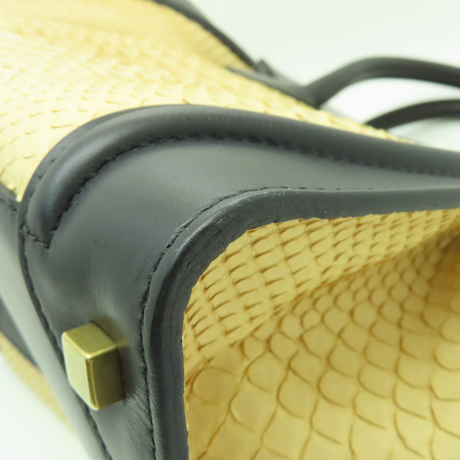 CELINE 【激減優惠】蛇皮皮革Micro Luggage金扣手挽袋米色/黑色