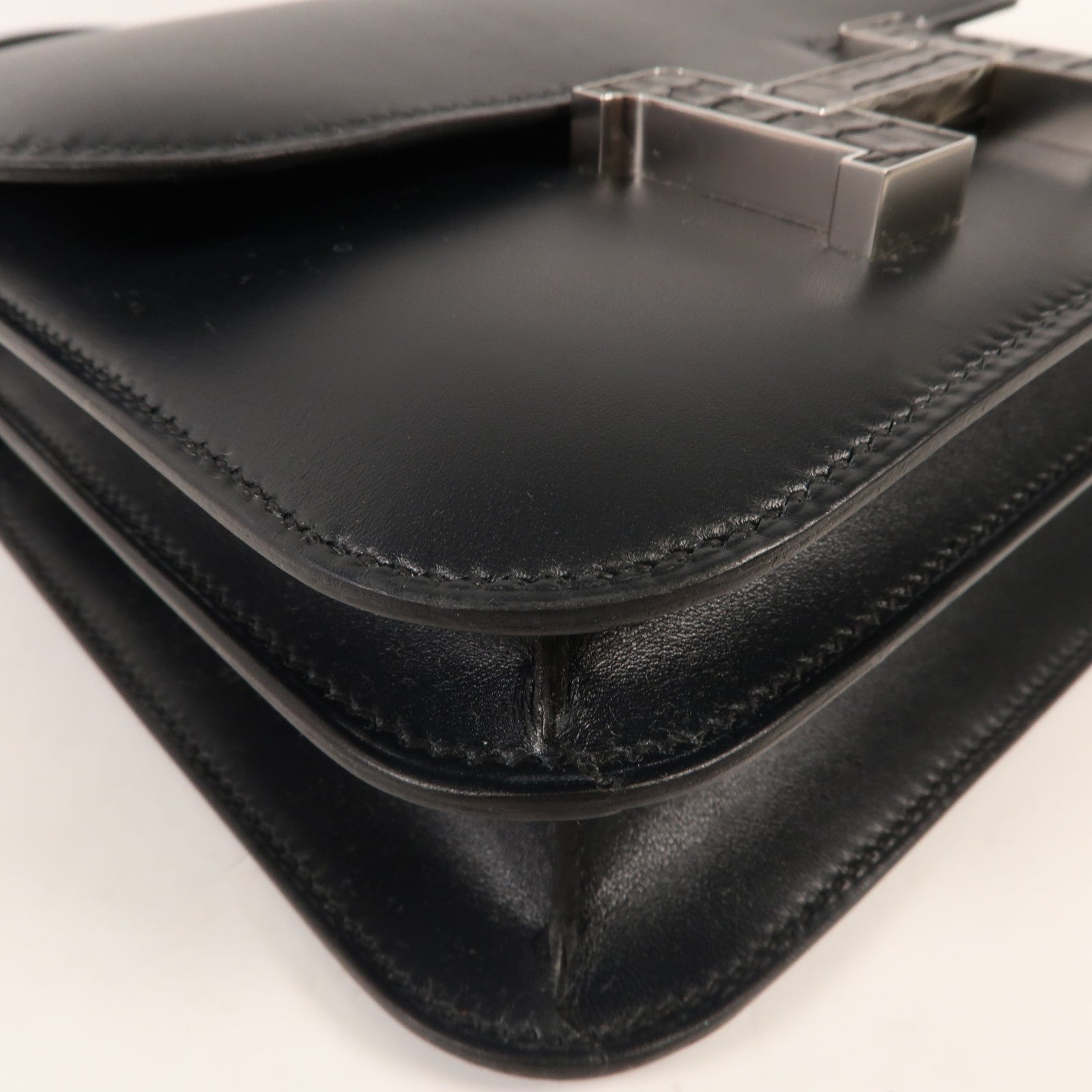 HERMES Monsieur/Crocodile皮革Mini Constance銀扣肩背袋