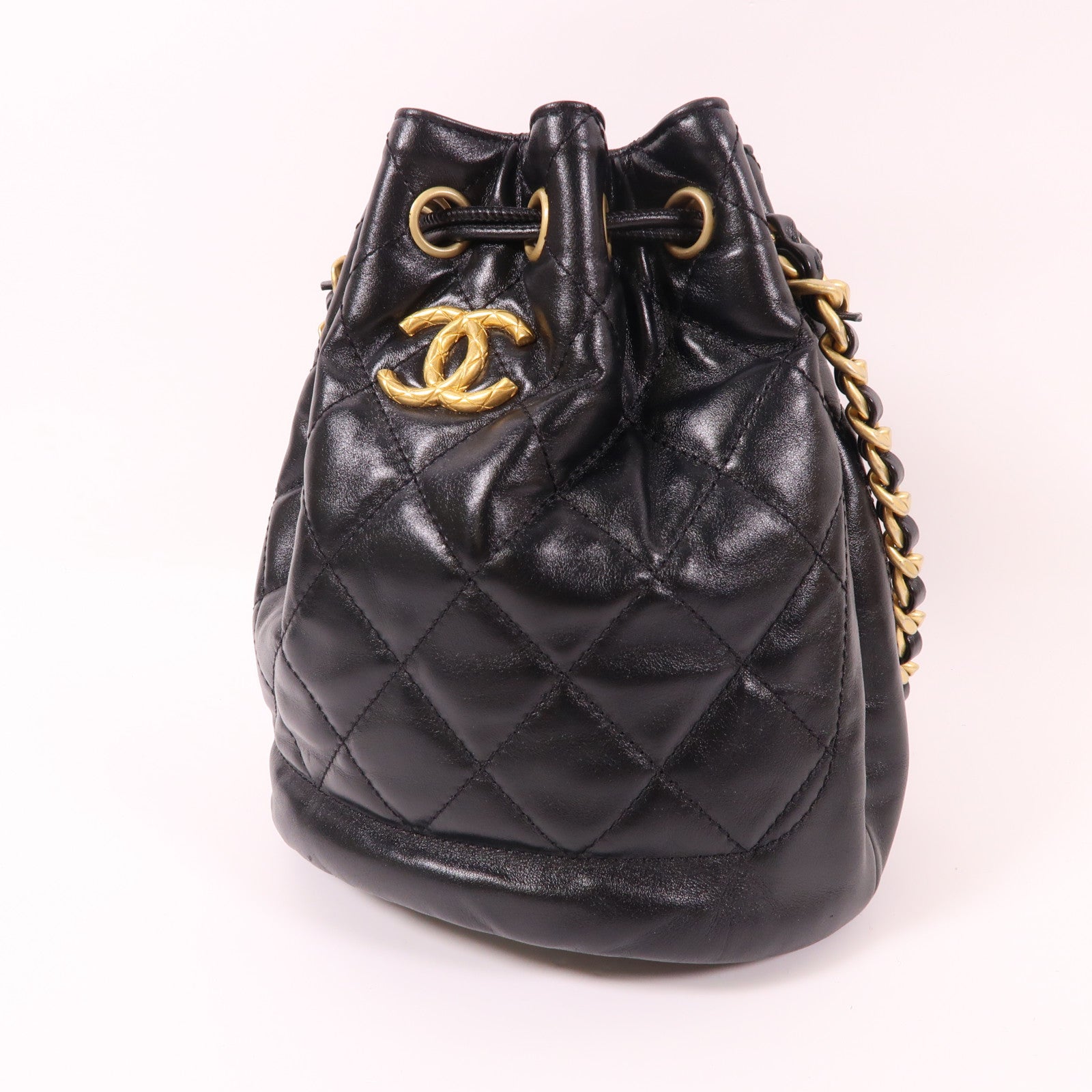 CHANEL 羊皮皮革Bucket Dranstring Bag金扣鏈帶肩背袋