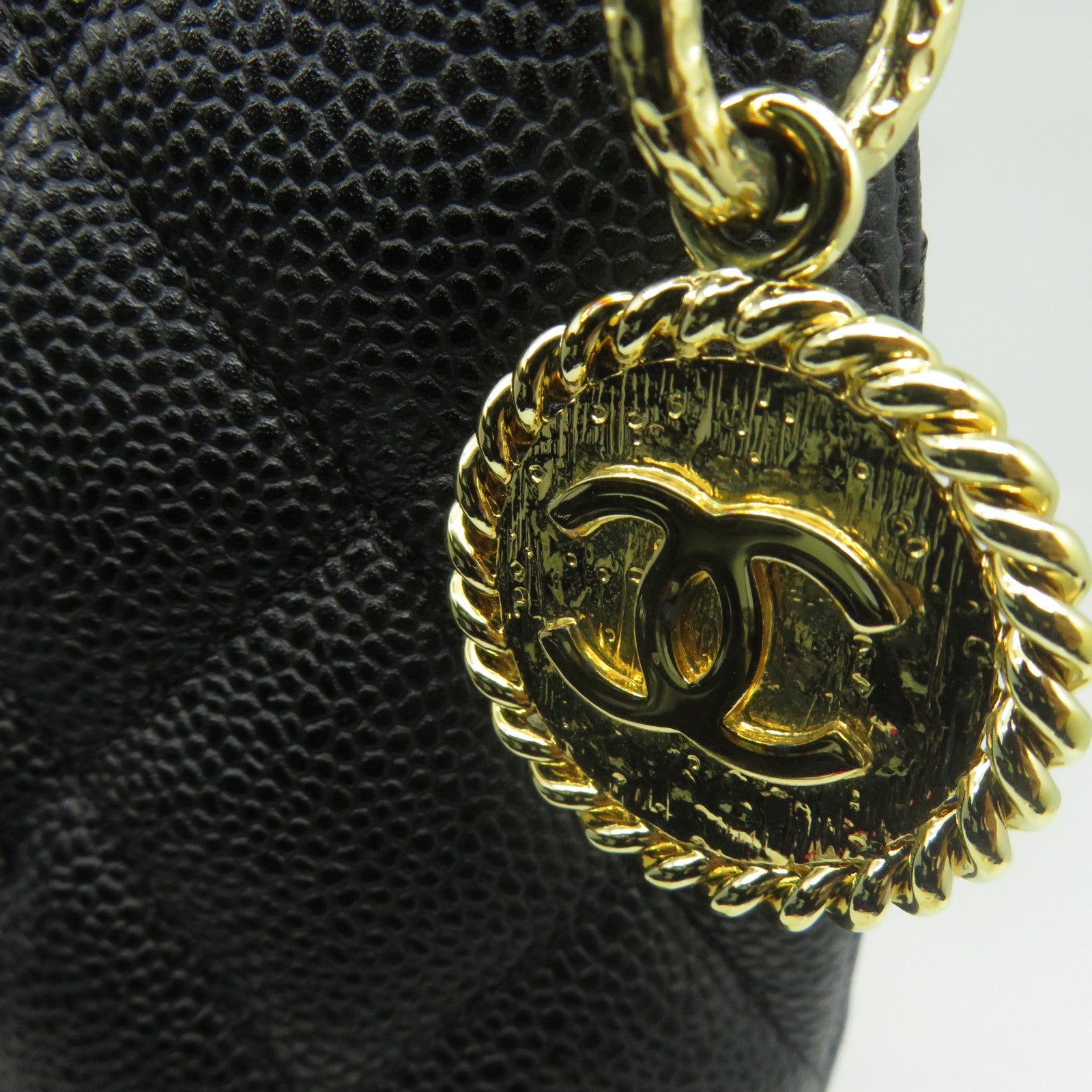 CHANEL 菱格Caviar皮革Vintage Bag金扣肩背袋黑色