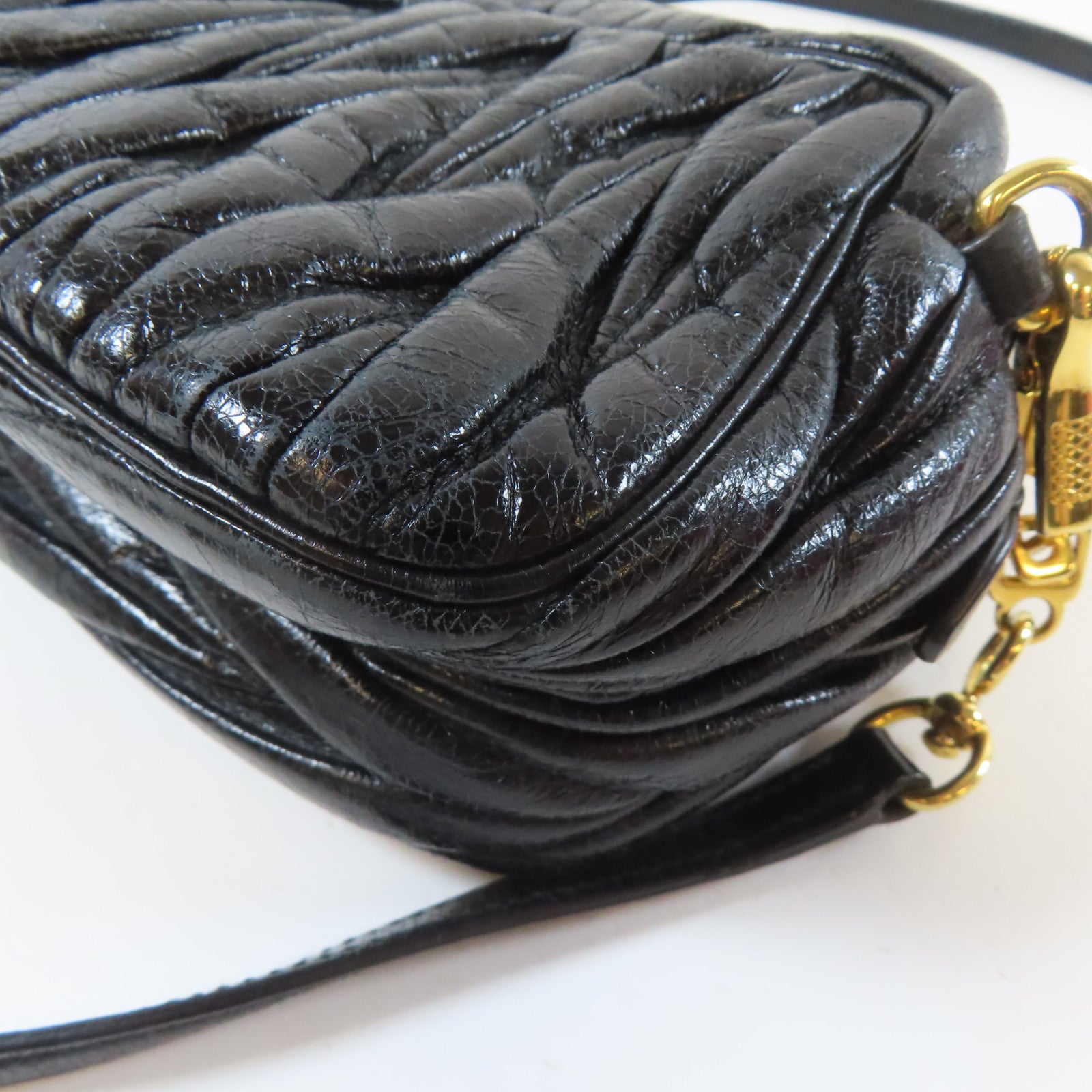 Miu Miu Matelasse皮革Shoulder Bag金扣肩背袋黑色