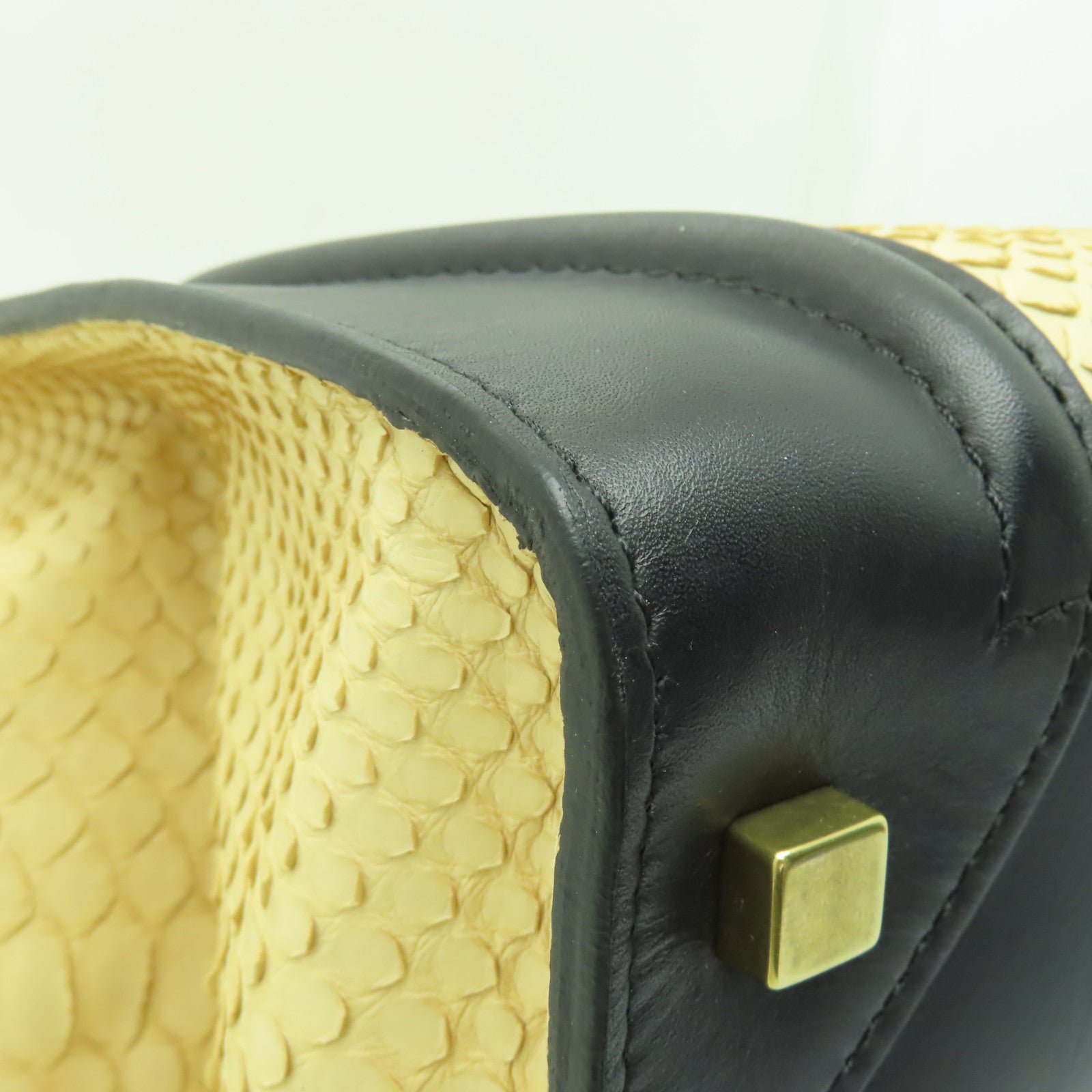 CELINE 【激減優惠】蛇皮皮革Micro Luggage金扣手挽袋米色/黑色