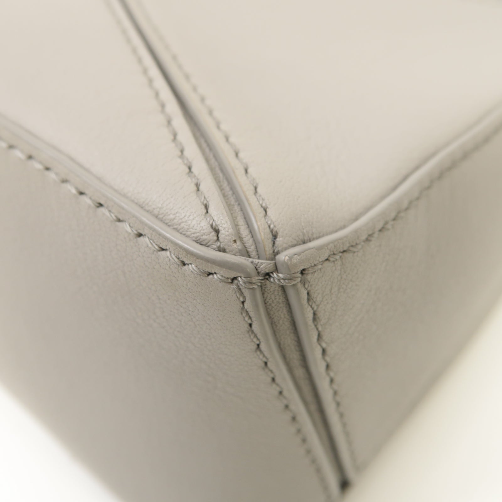 LOEWE 牛皮皮革Mini Puzzle銀扣手挽肩背兩用袋灰色