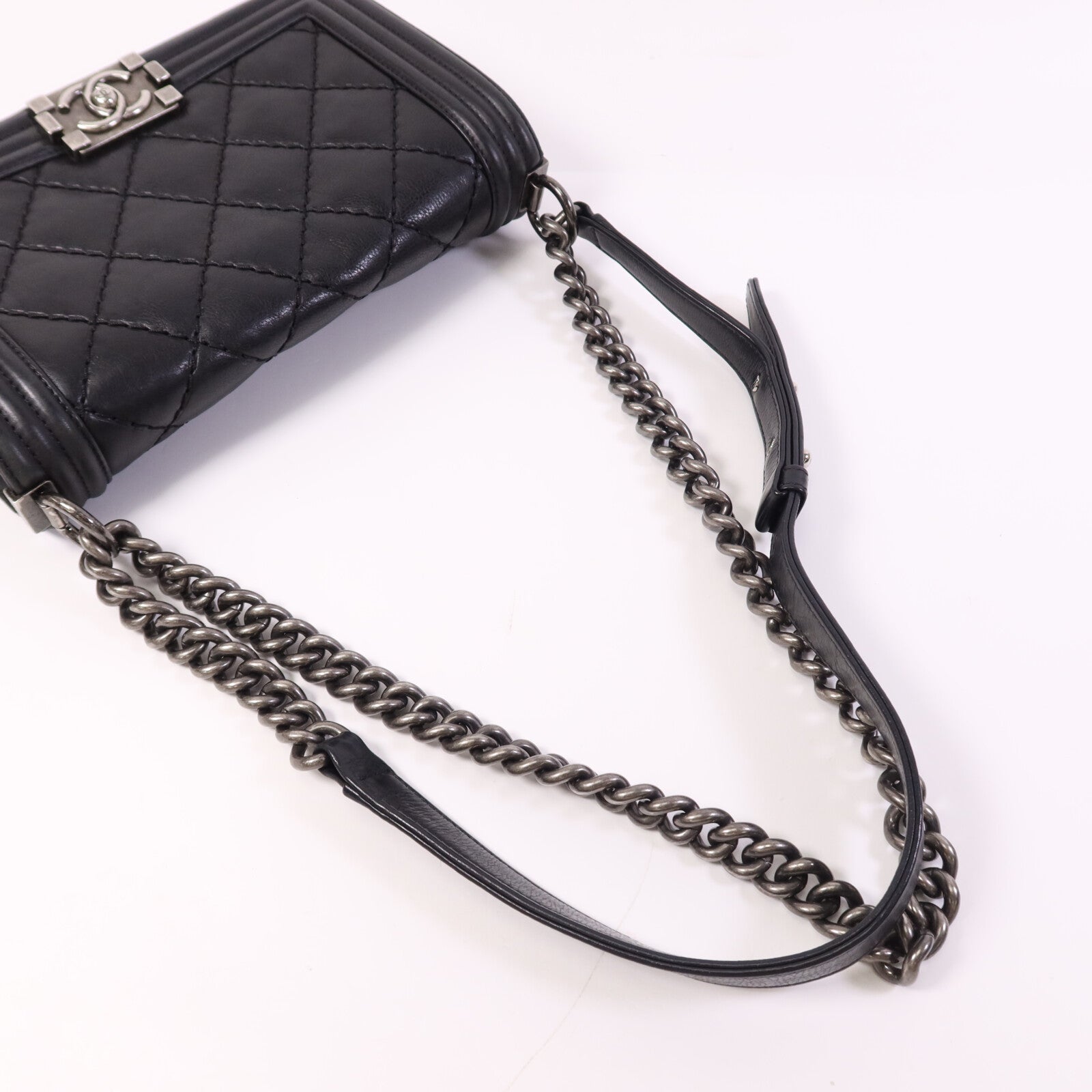 CHANEL 【激減優惠】牛皮皮革Boy25銀扣肩背袋