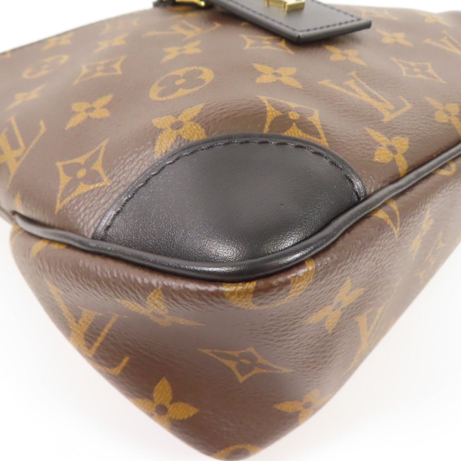 LOUIS VUITTON Monogram Odeon金扣肩背袋