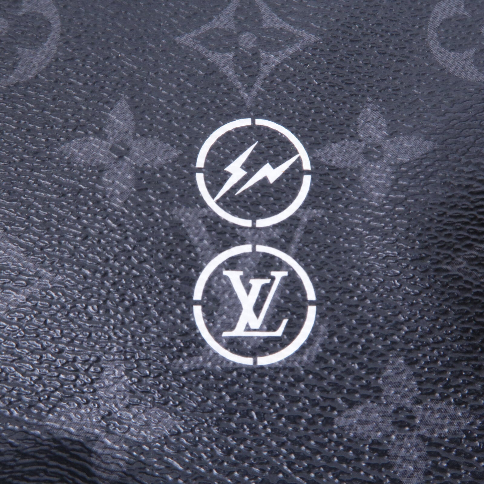 LOUIS VUITTON Monogram Eclipse LV x Hiroshi Fujiwara Fragment肩背袋