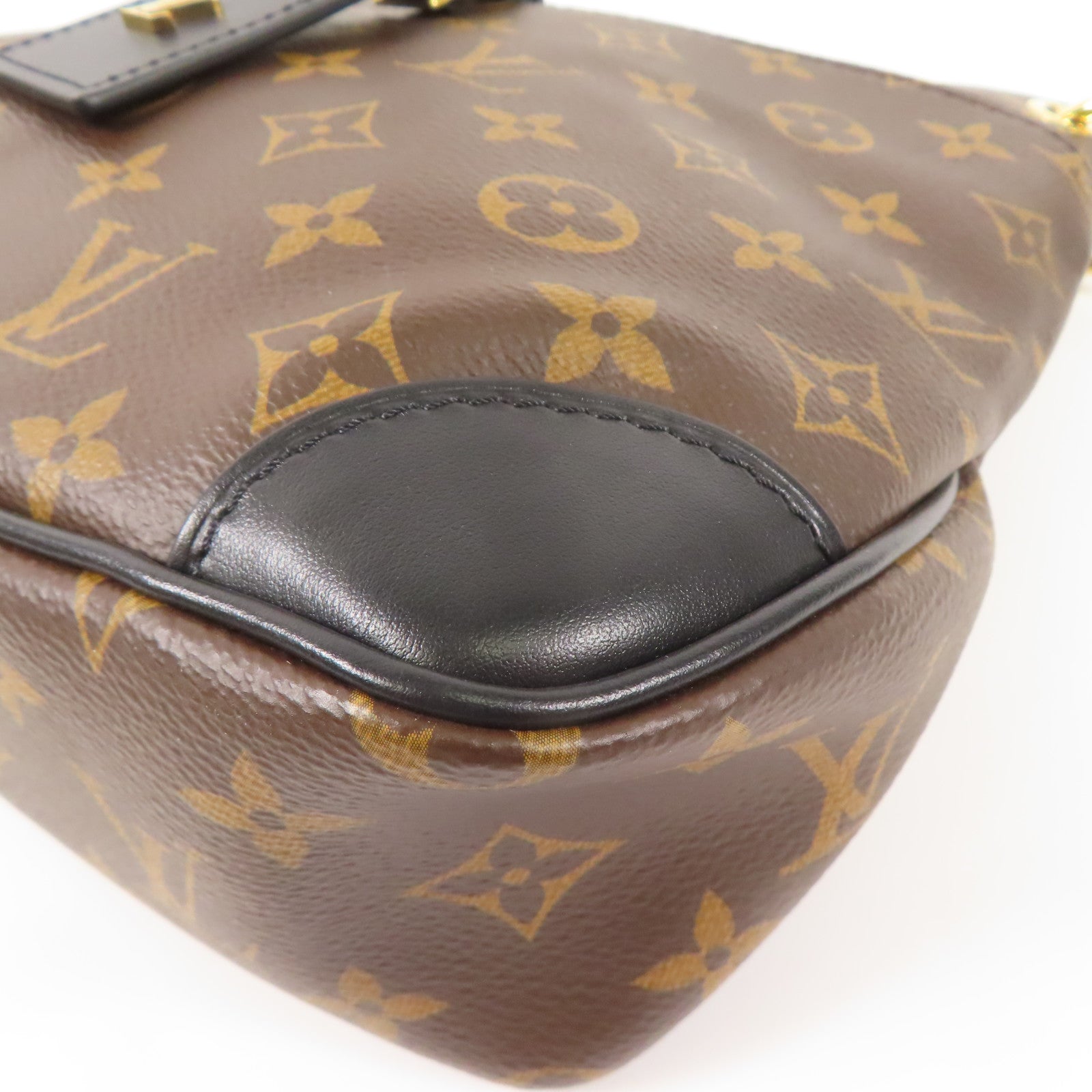 LOUIS VUITTON Monogram Odeon金扣肩背袋