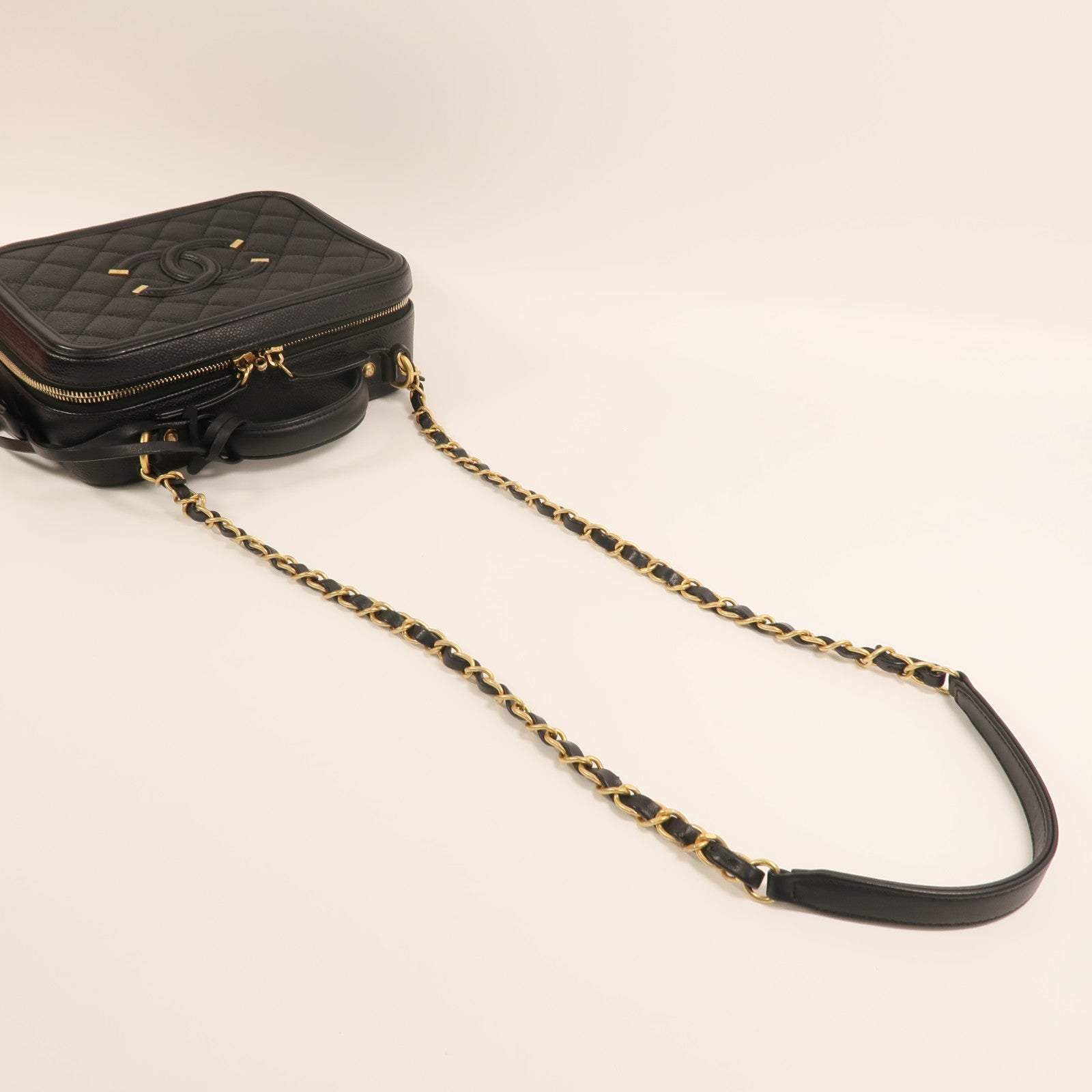 CHANEL 牛皮皮革Vanity Case金扣手挽肩背兩用袋