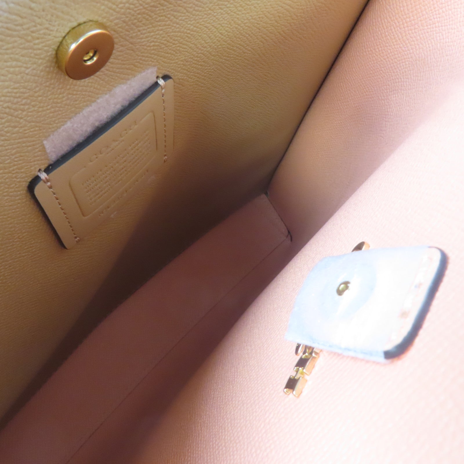 COACH 【激減優惠】塗層帆布Town Bucket Small金扣手挽肩背兩用袋米色/淺啡色