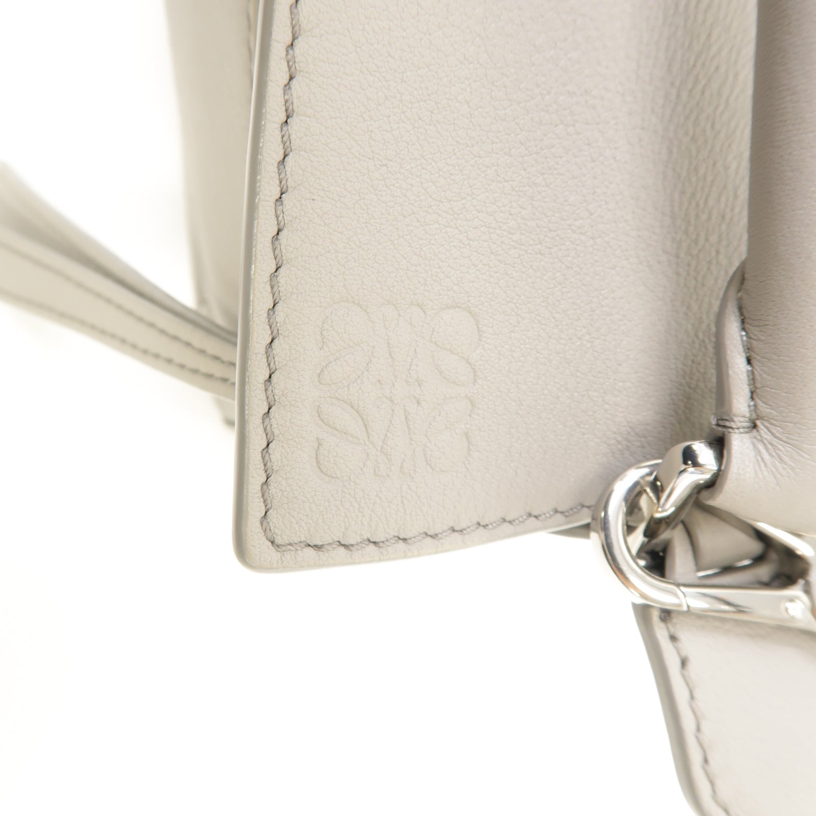 LOEWE 牛皮皮革Mini Puzzle銀扣手挽肩背兩用袋灰色