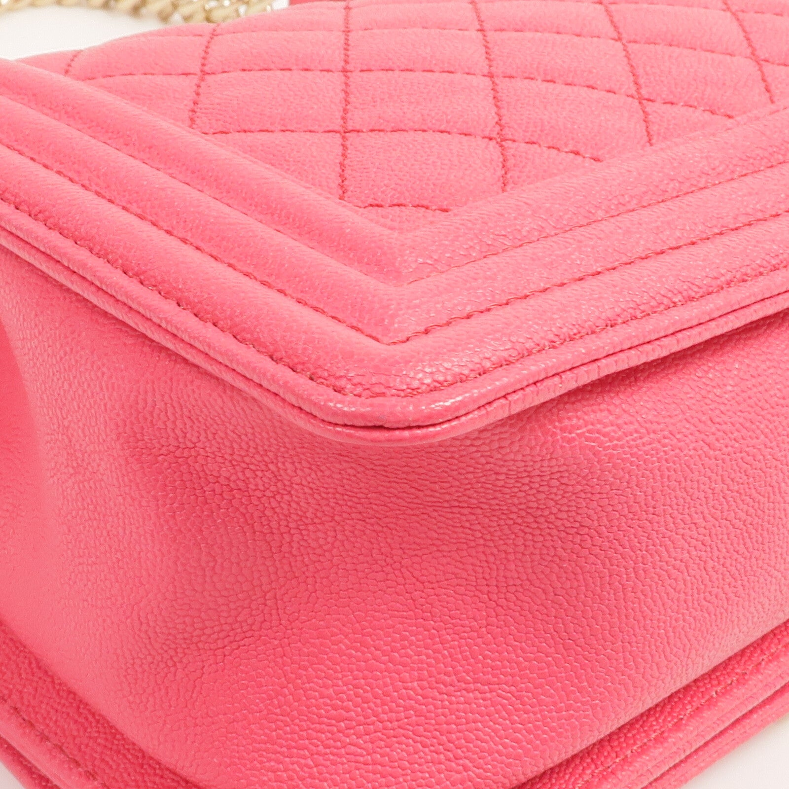 CHANEL 牛皮皮革Boy 25金扣鏈帶肩背袋