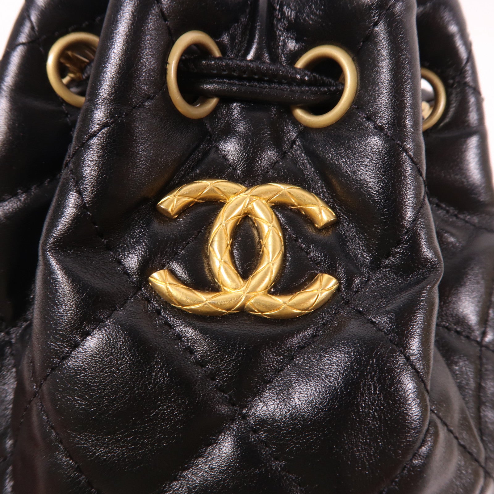 CHANEL 羊皮皮革Bucket Dranstring Bag金扣鏈帶肩背袋