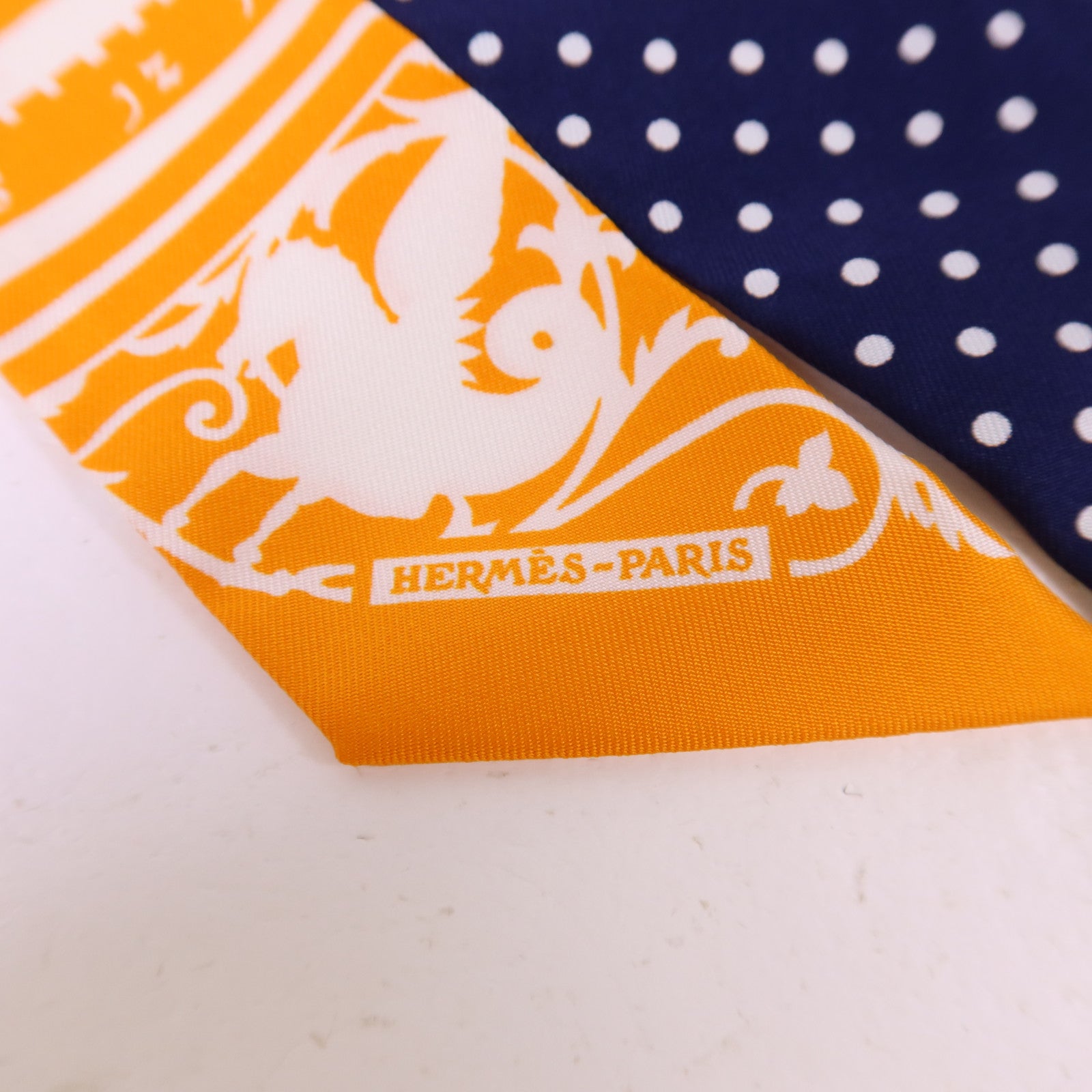 HERMES 絲質Twilly絲巾