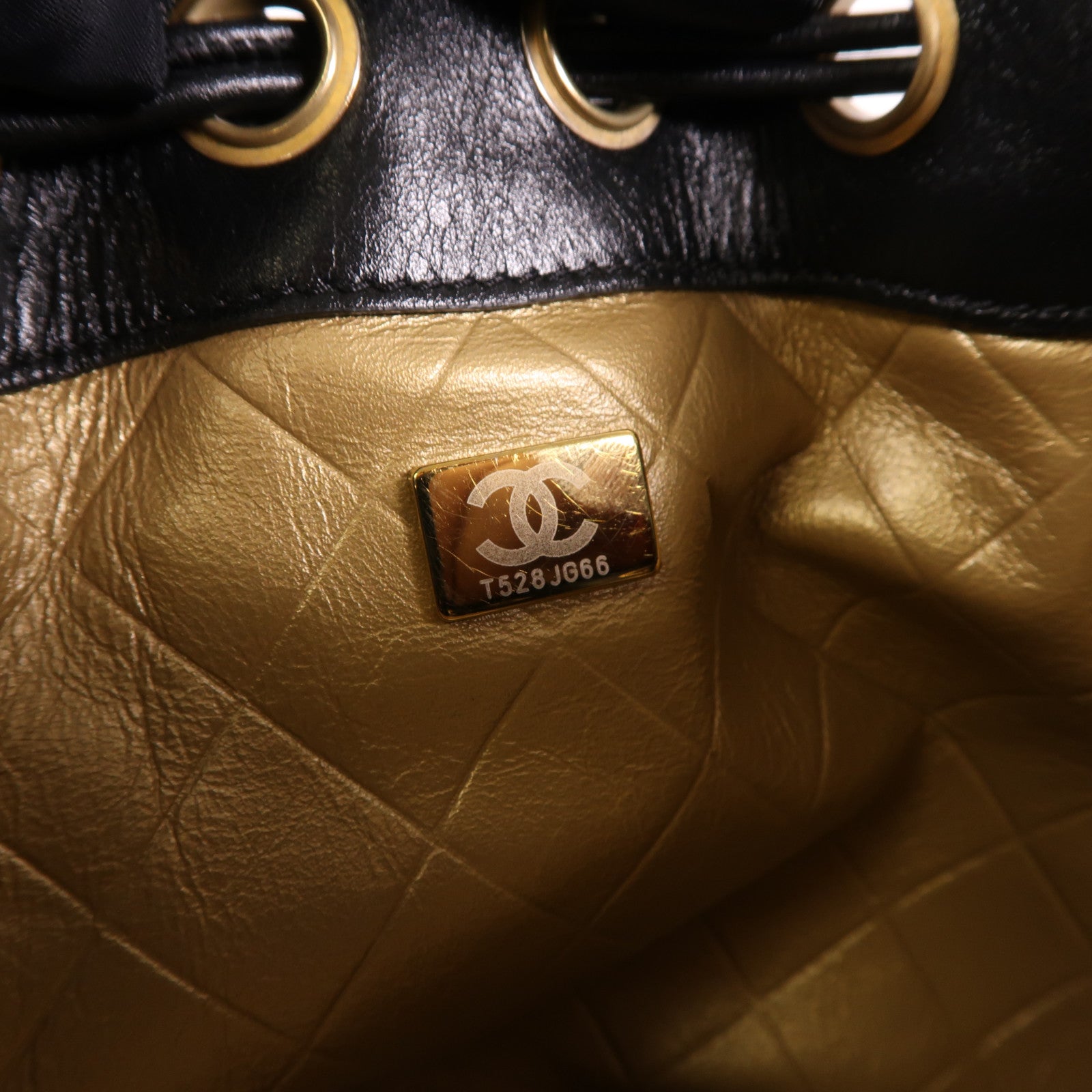 CHANEL 羊皮皮革Bucket Dranstring Bag金扣鏈帶肩背袋