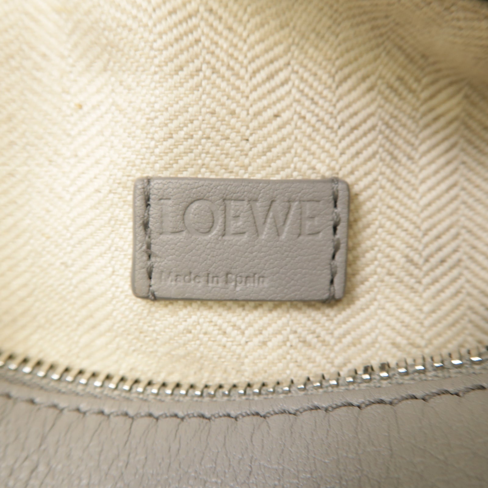 LOEWE 牛皮皮革Mini Puzzle銀扣手挽肩背兩用袋灰色
