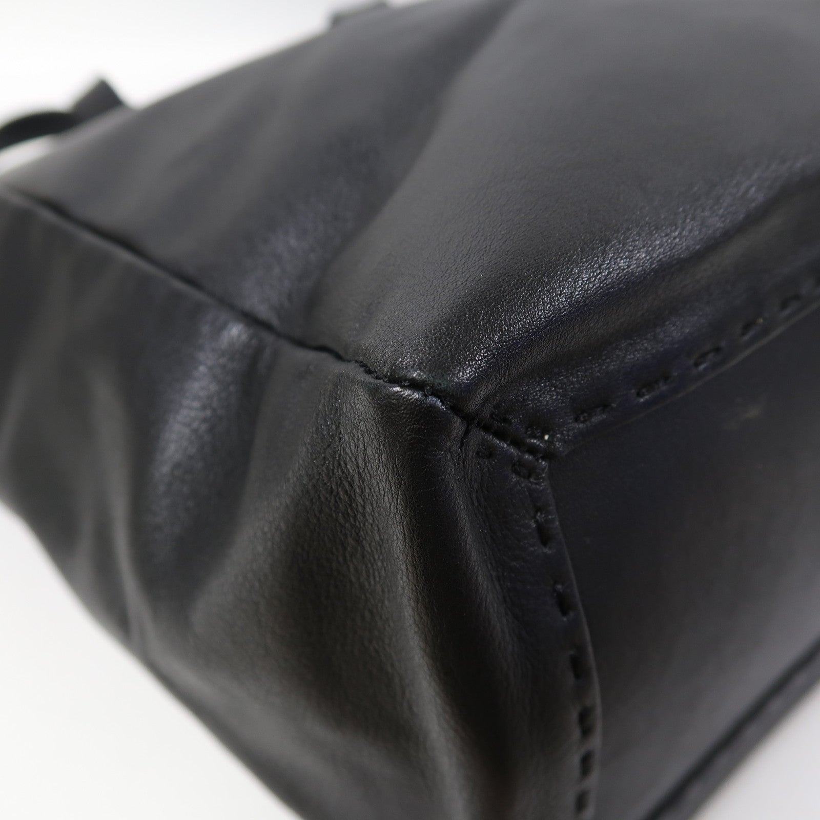ANYA HINDMARCH 牛皮皮革Hand Bag金扣手挽袋黑色
