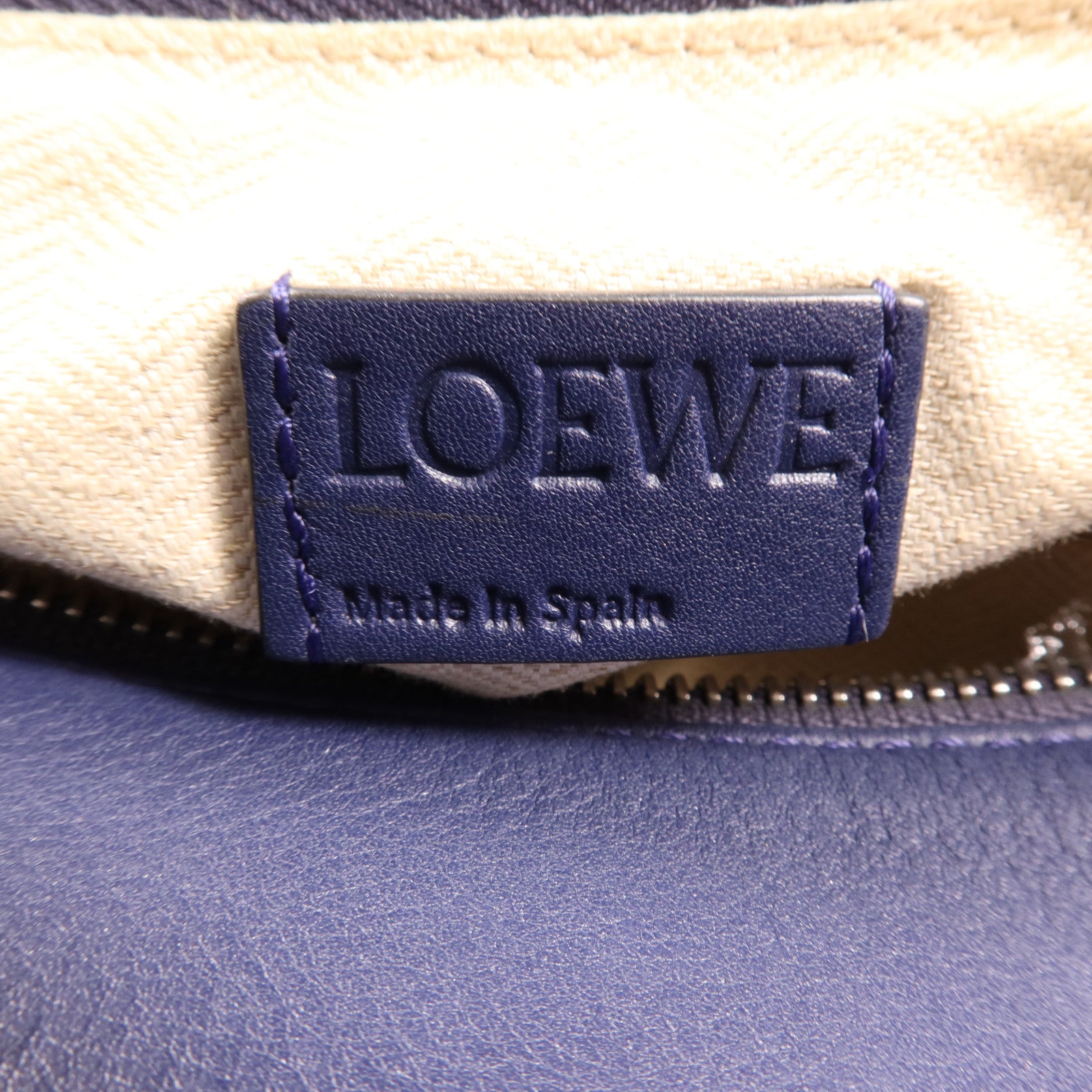 LOEWE 牛皮皮革Puzzle Medium銀扣手挽肩背兩用袋