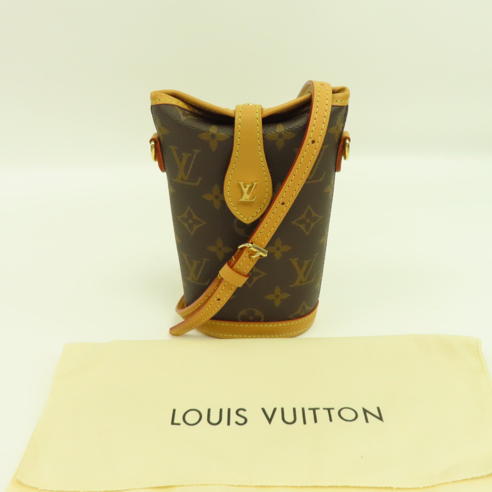 LOUIS VUITTON Monogram Fold Me Pouch金扣肩背袋啡色
