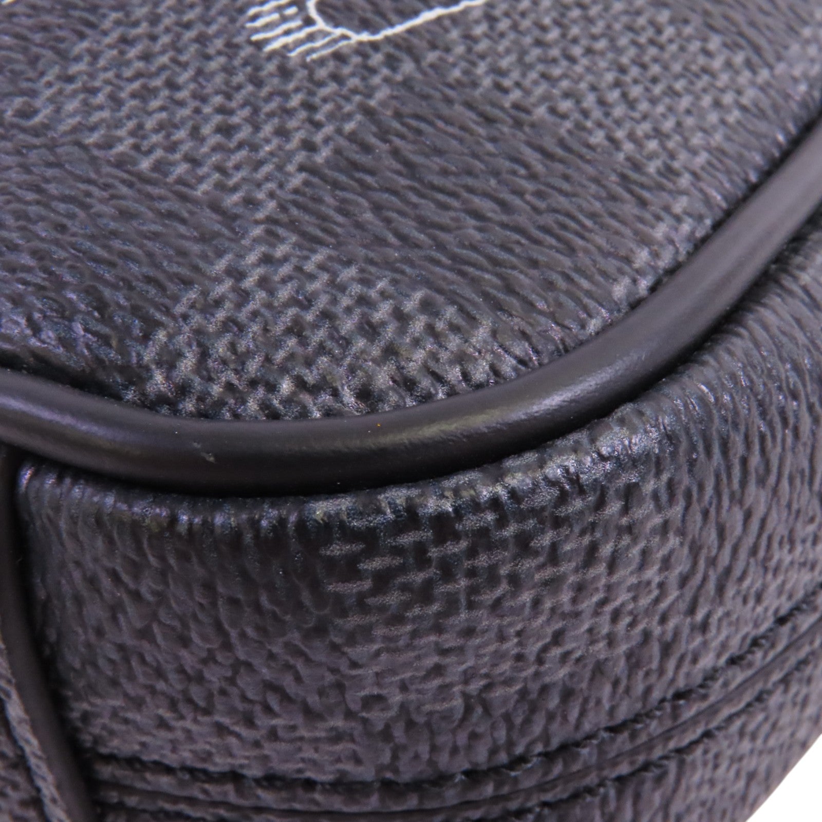 LOUIS VUITTON Damier Graphite Danube Slim肩背袋