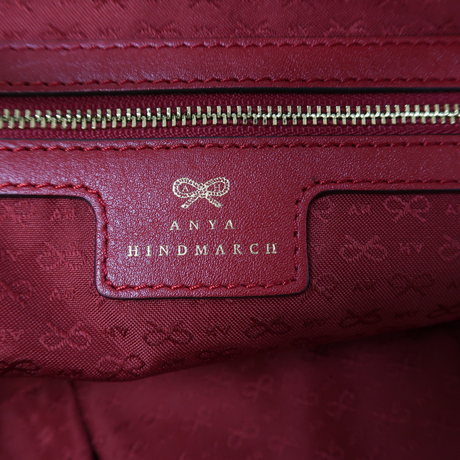 ANYA HINDMARCH 牛皮皮革Hand Bag金扣手挽袋黑色