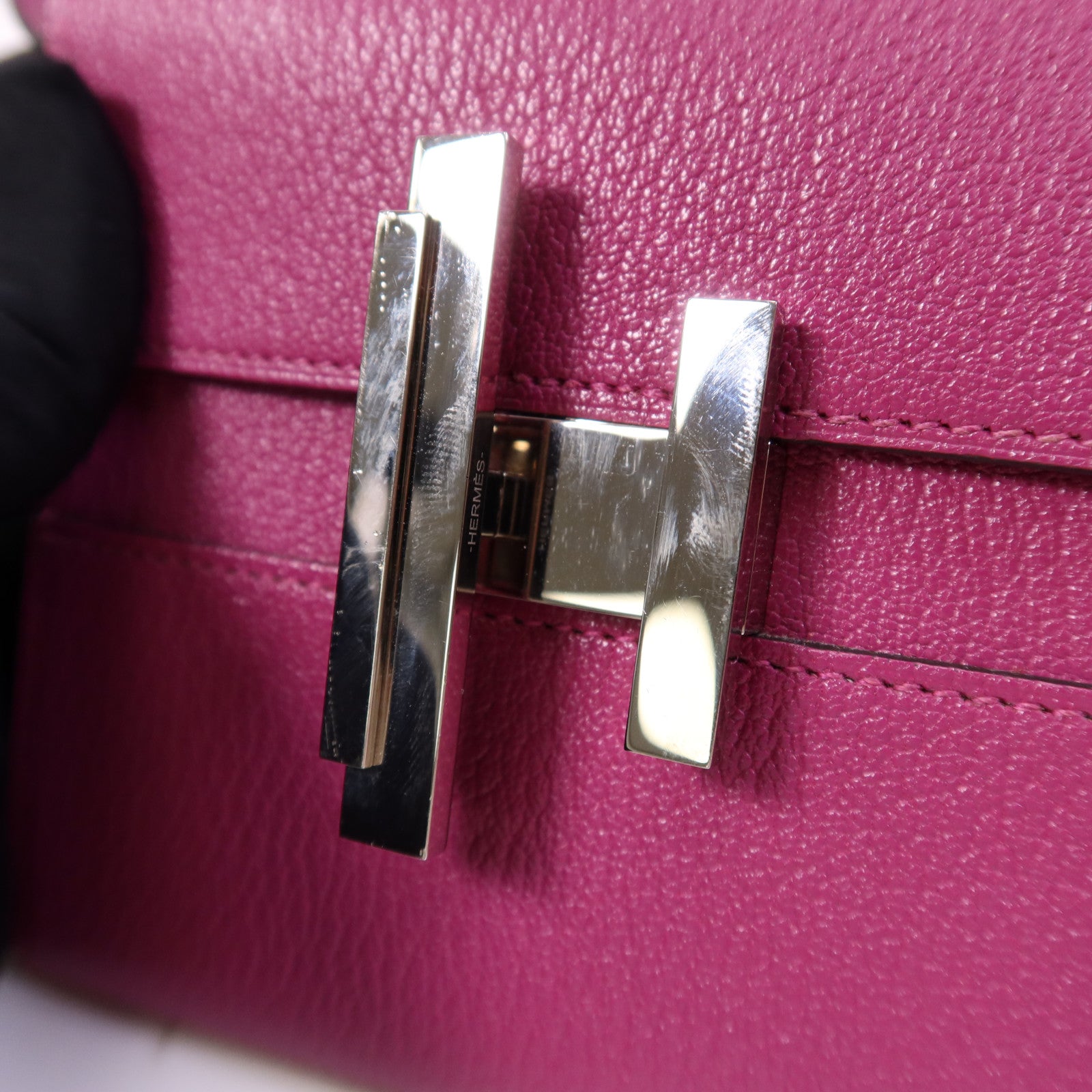 HERMES Chevre皮革Cinhetic To Go Wallet銀扣肩背袋Anemone