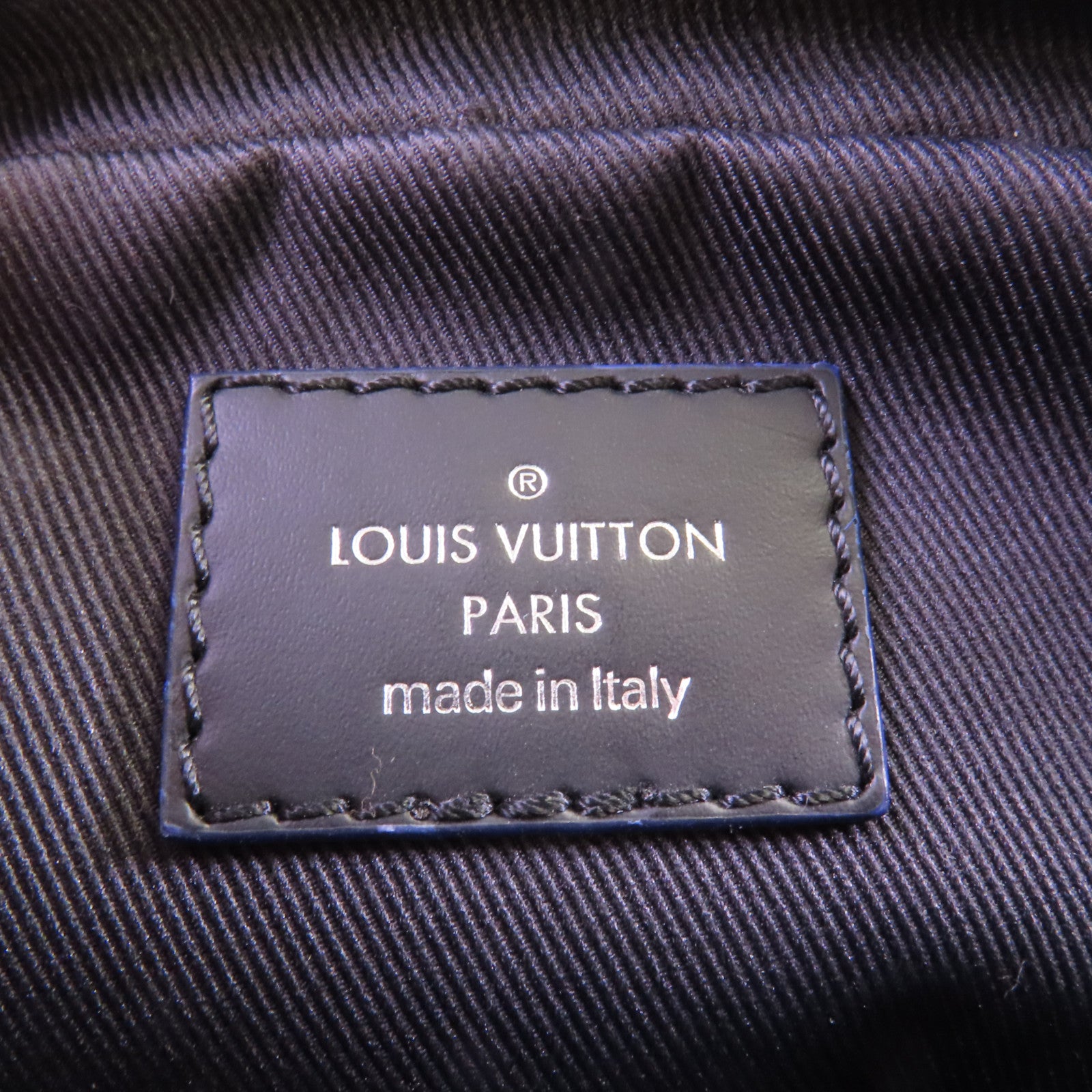 LOUIS VUITTON Damier Graphite Danube Slim肩背袋