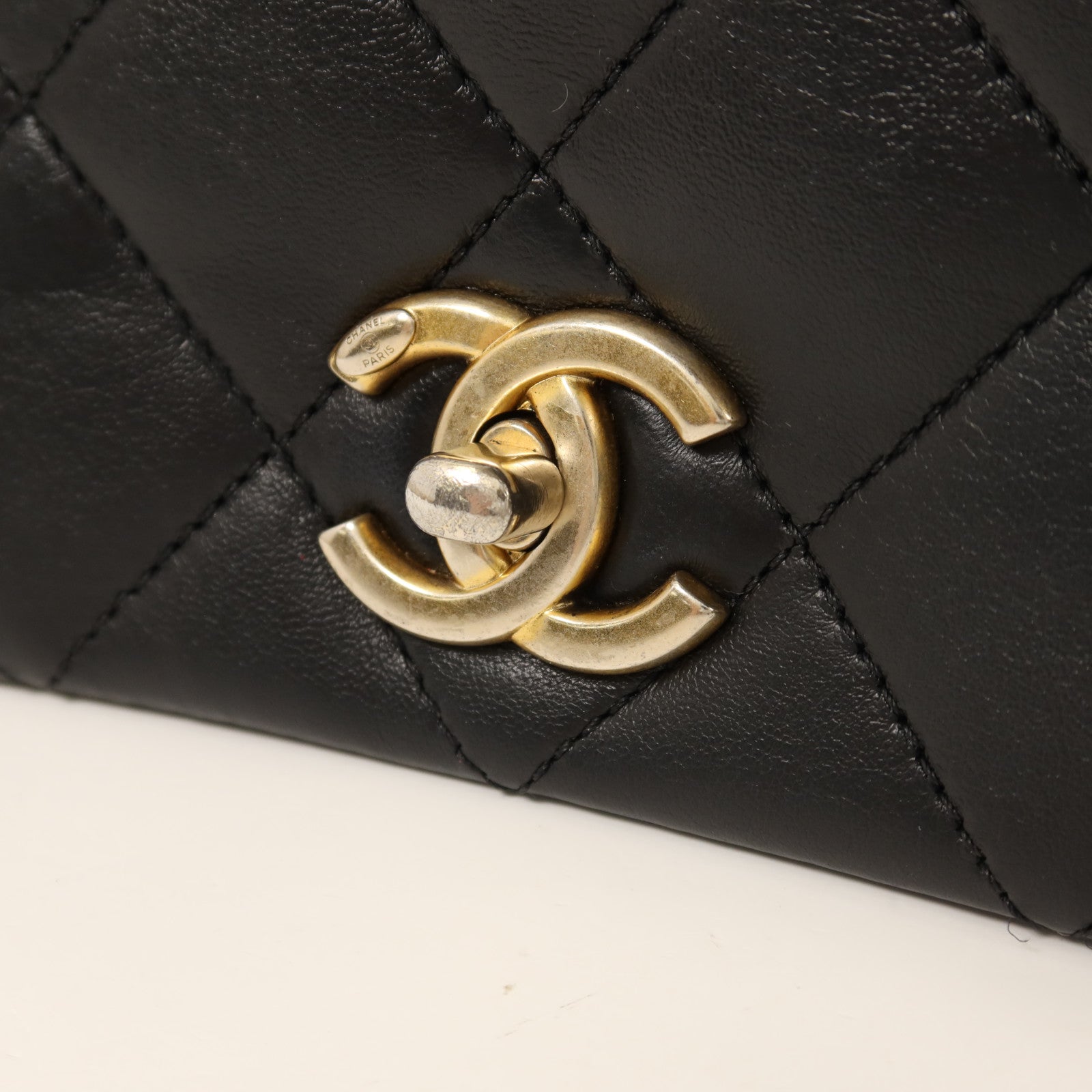 CHANEL 【激減優惠】牛皮皮革Chain Shoulder金扣鏈帶肩背袋