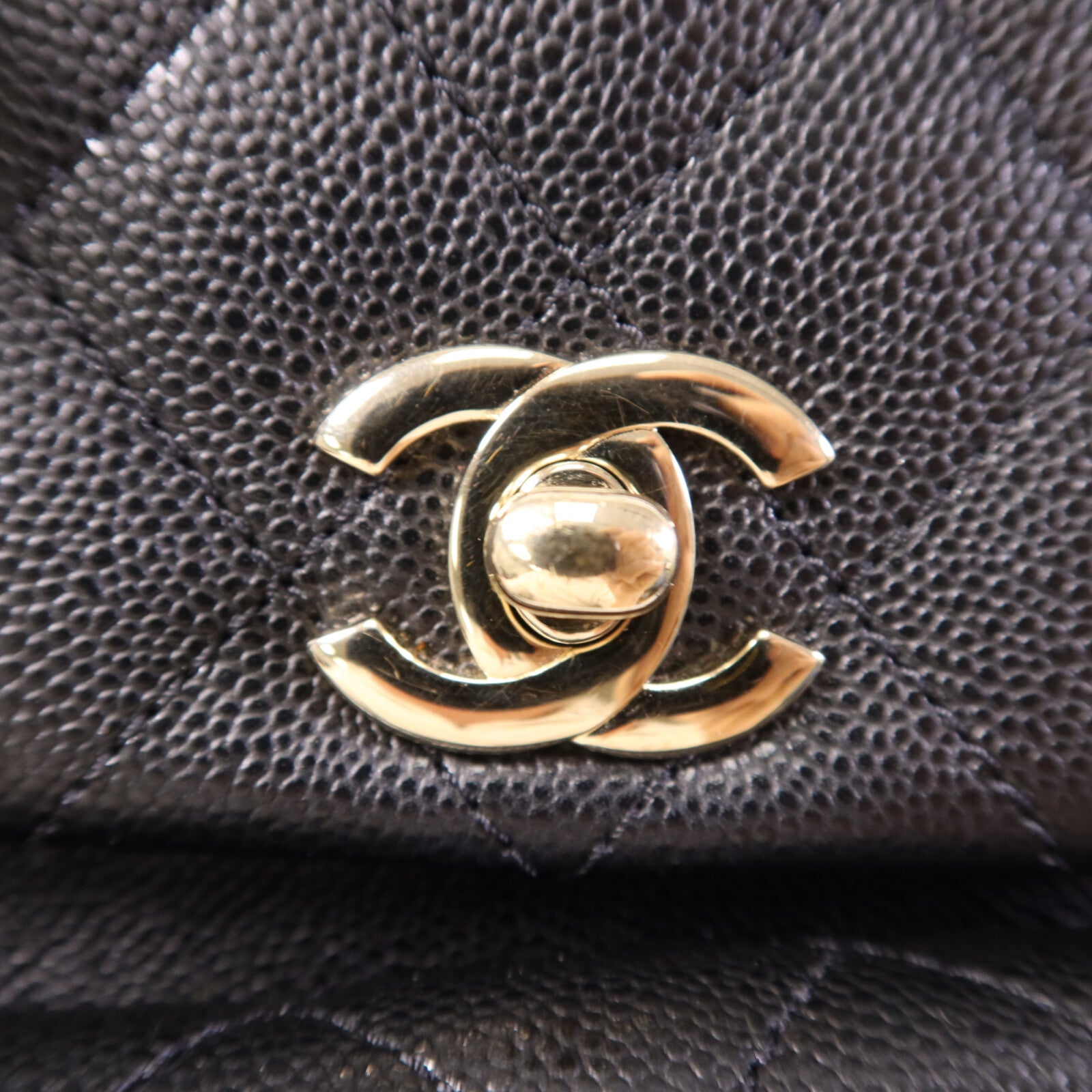 CHANEL 牛皮皮革Small Duma金扣鏈帶背包