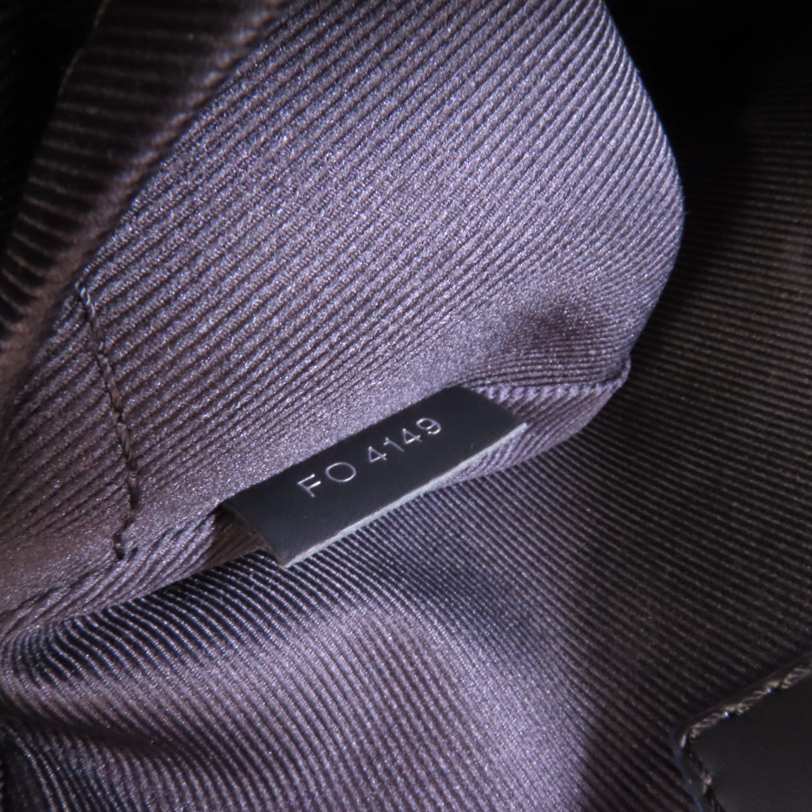 LOUIS VUITTON Damier Graphite Danube Slim肩背袋