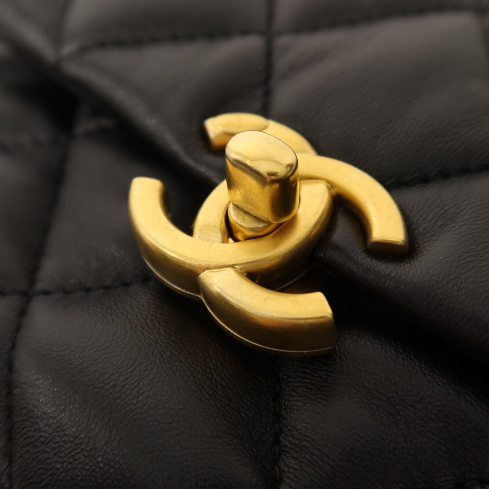 CHANEL 羊皮皮革Chain Shoulder鏈帶肩背袋