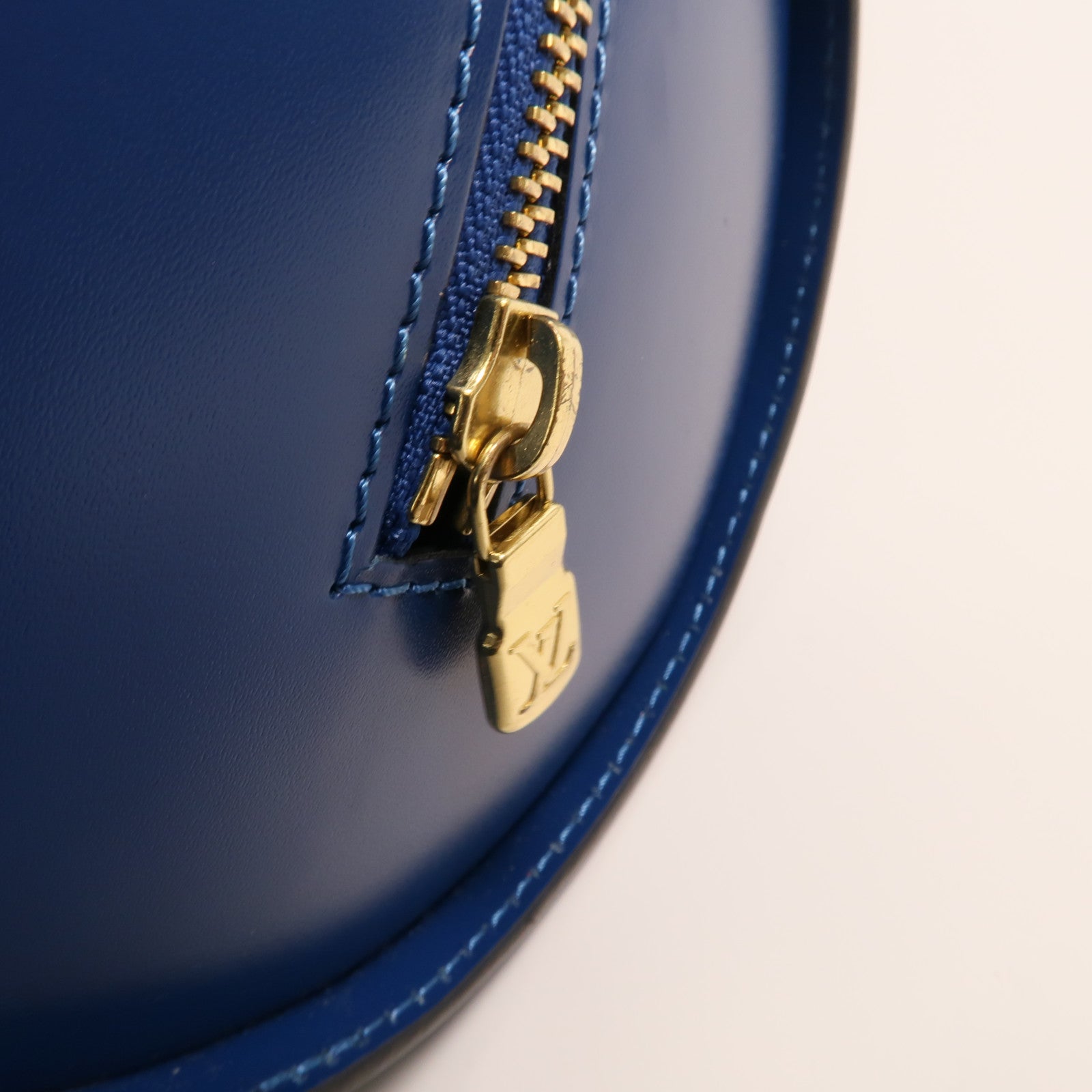 LOUIS VUITTON Epi Soufflot手挽袋藍色