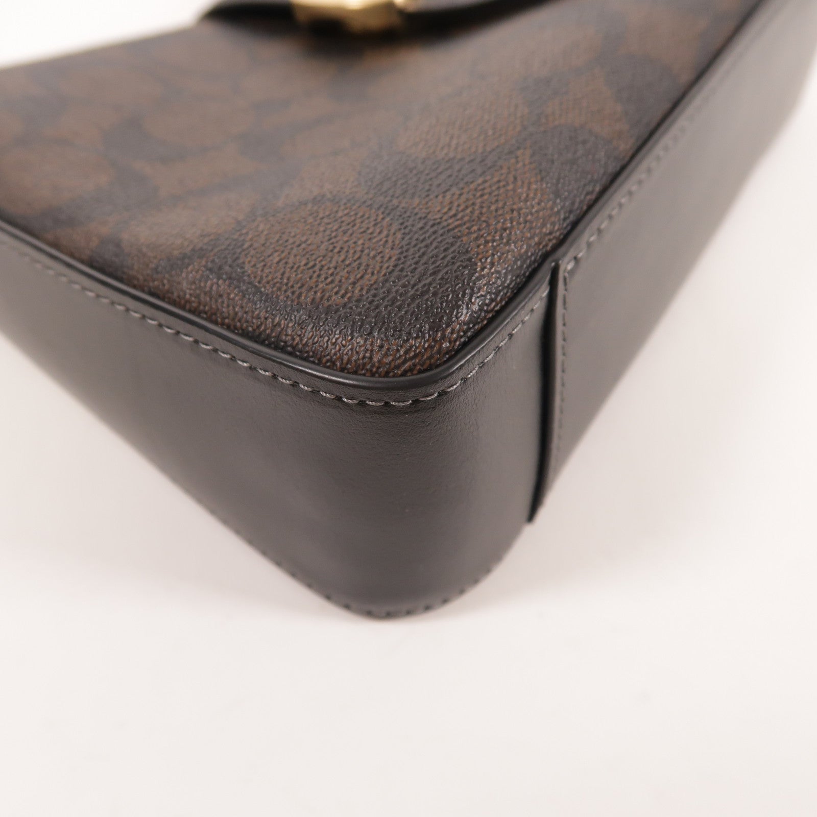 COACH 塗層帆布Shoulder Bag金扣肩背袋
