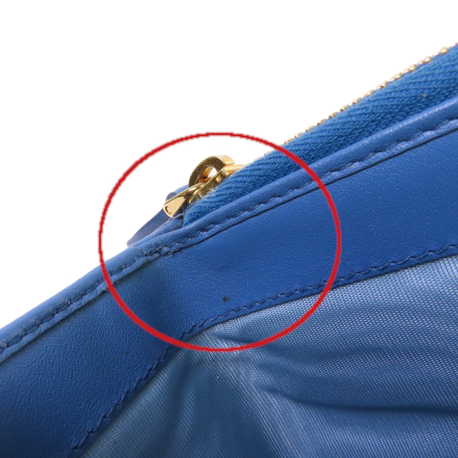 PRADA 牛皮皮革Round Zip Wallet金扣拉鏈短錢包淺藍色