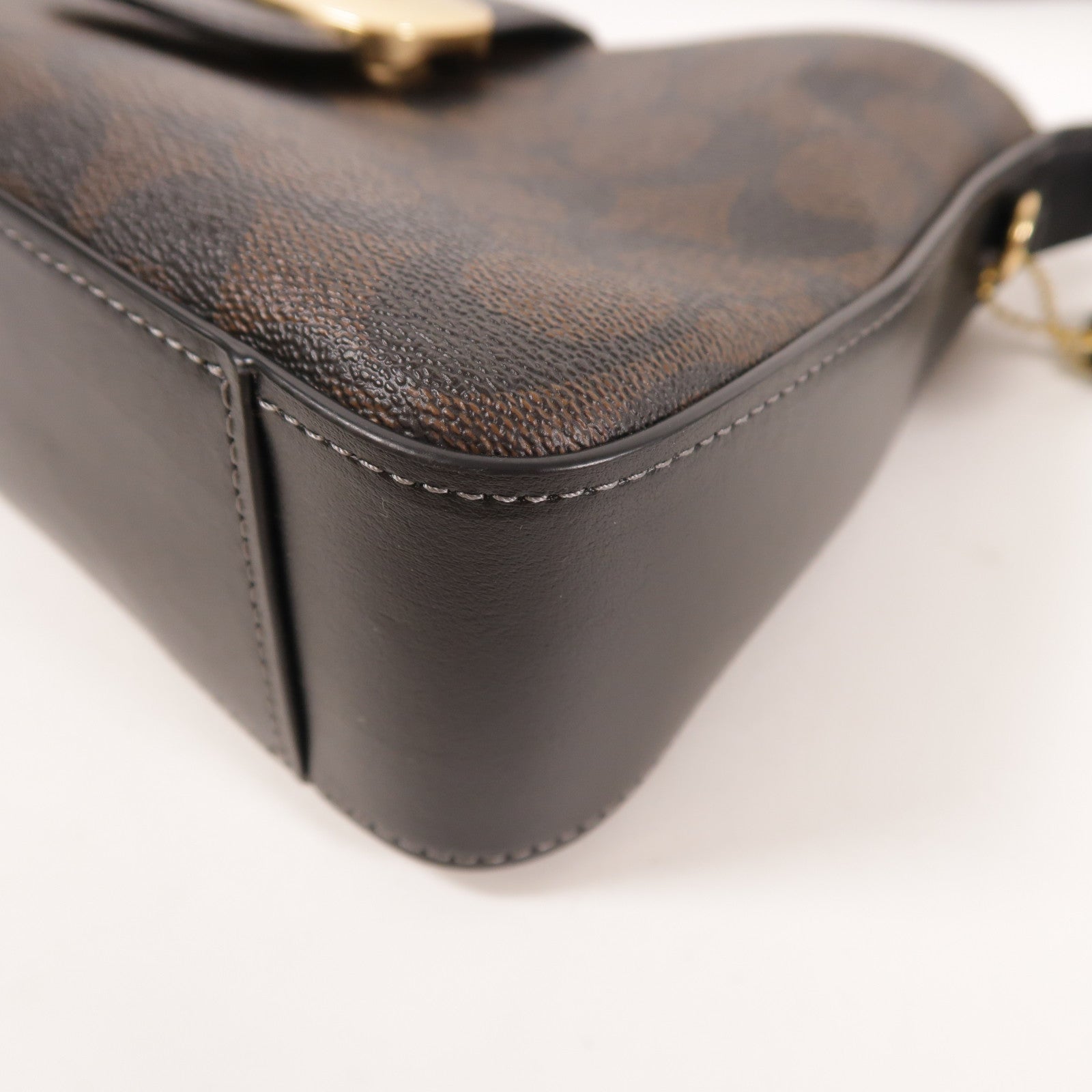 COACH 塗層帆布Shoulder Bag金扣肩背袋