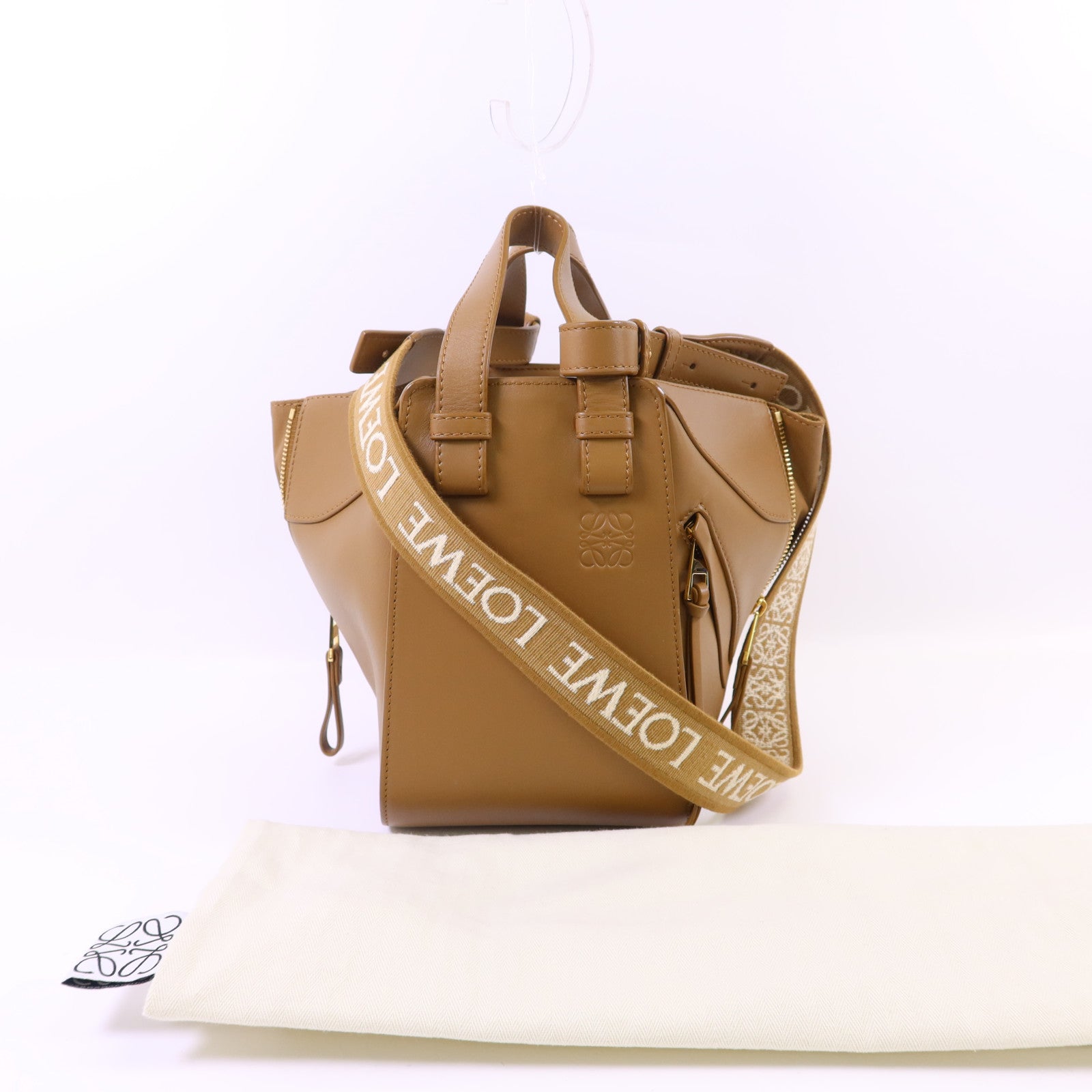 LOEWE 牛皮皮革Hammock Small金扣手挽肩背兩用袋