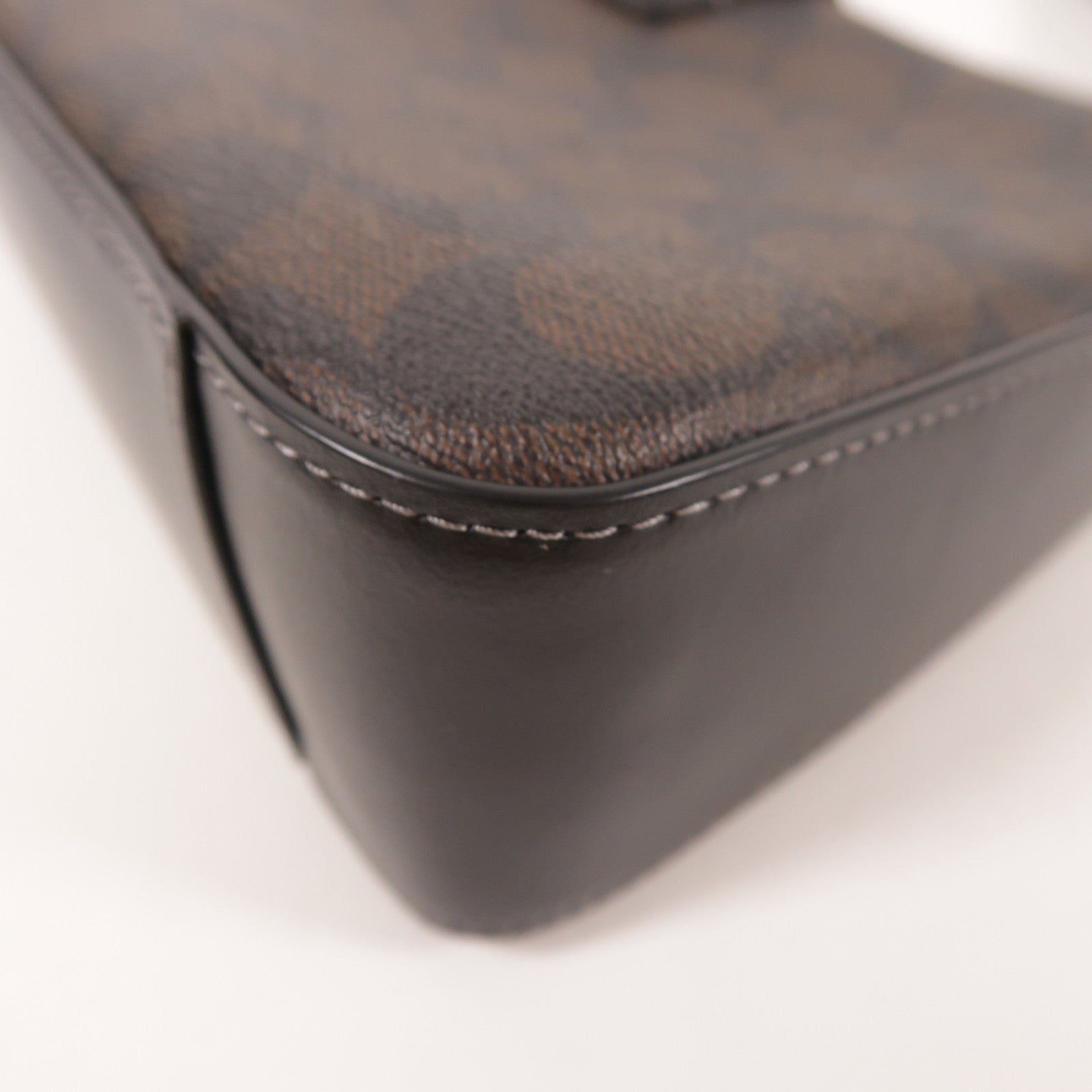 COACH 塗層帆布Shoulder Bag金扣肩背袋