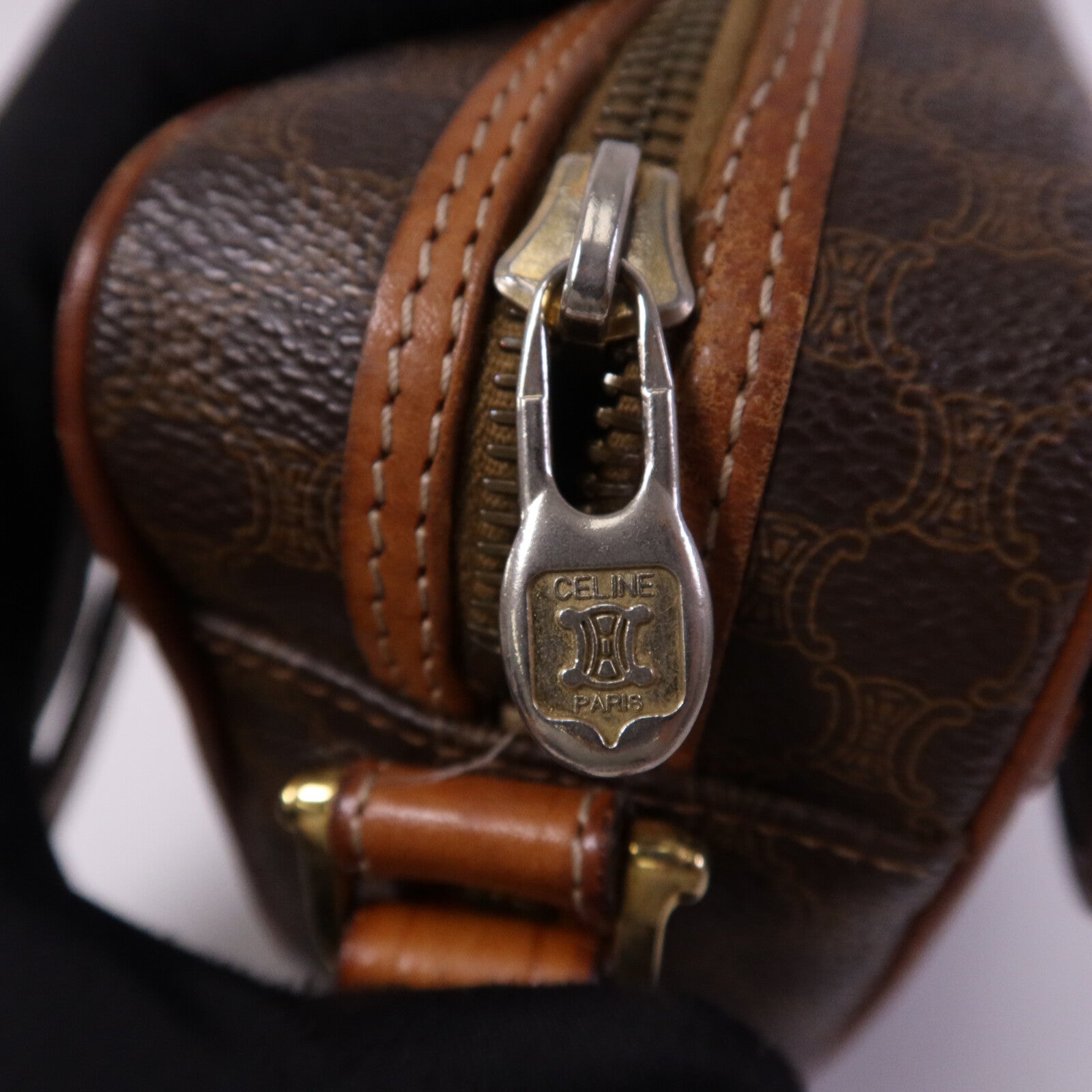 CELINE 塗層帆布Vintage Madama金扣肩背袋