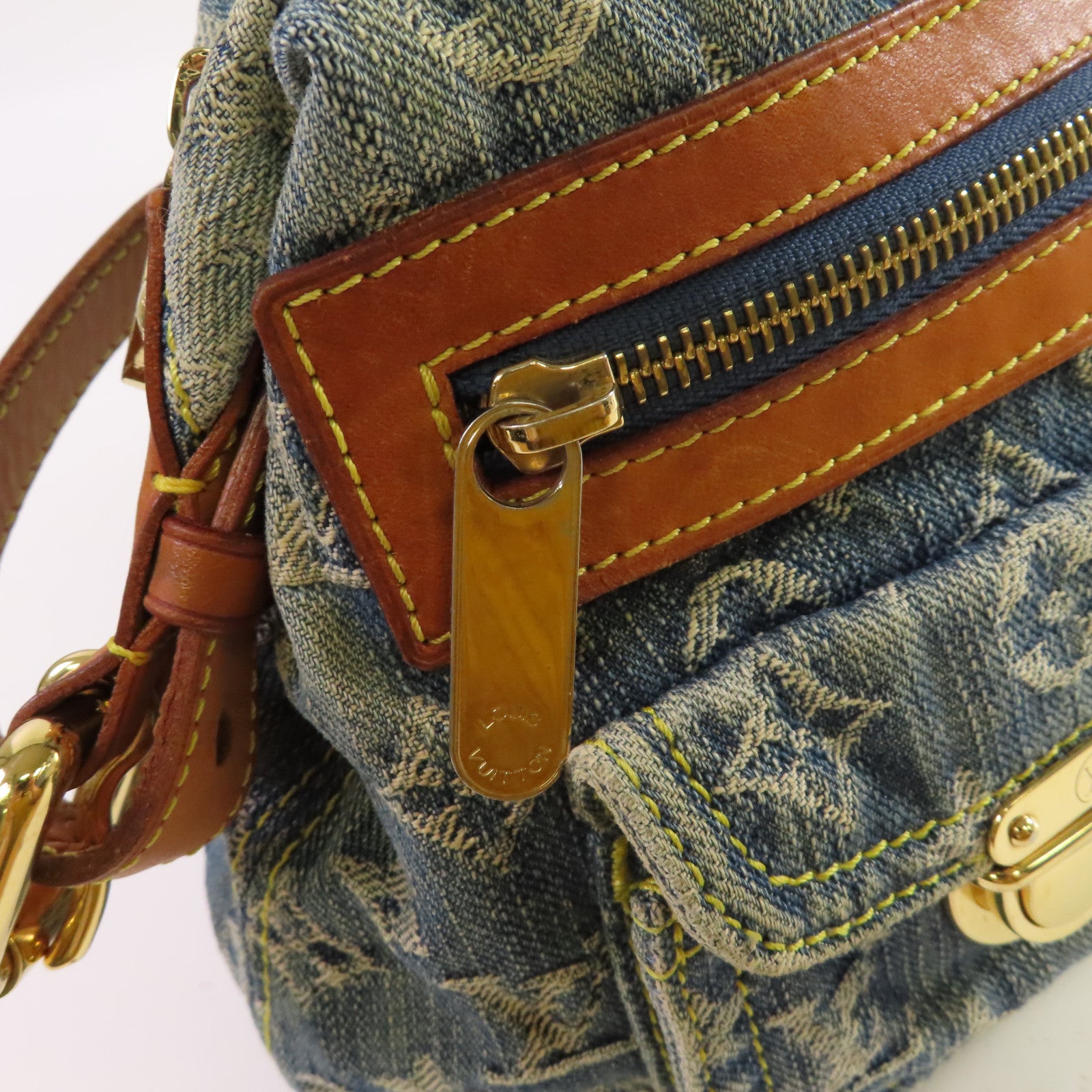 LOUIS VUITTON Monogram Denim Baggy PM Shoulder Bag金扣肩背袋藍色
