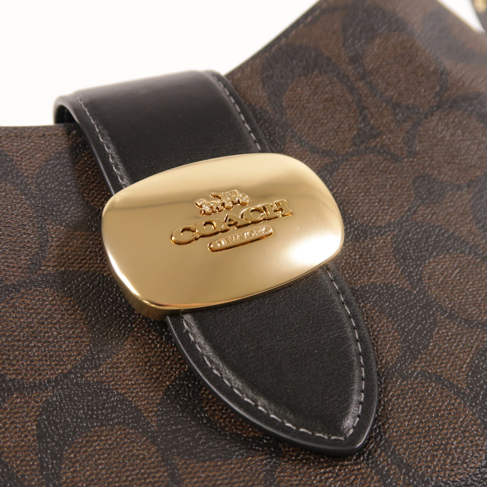 COACH 塗層帆布Shoulder Bag金扣肩背袋