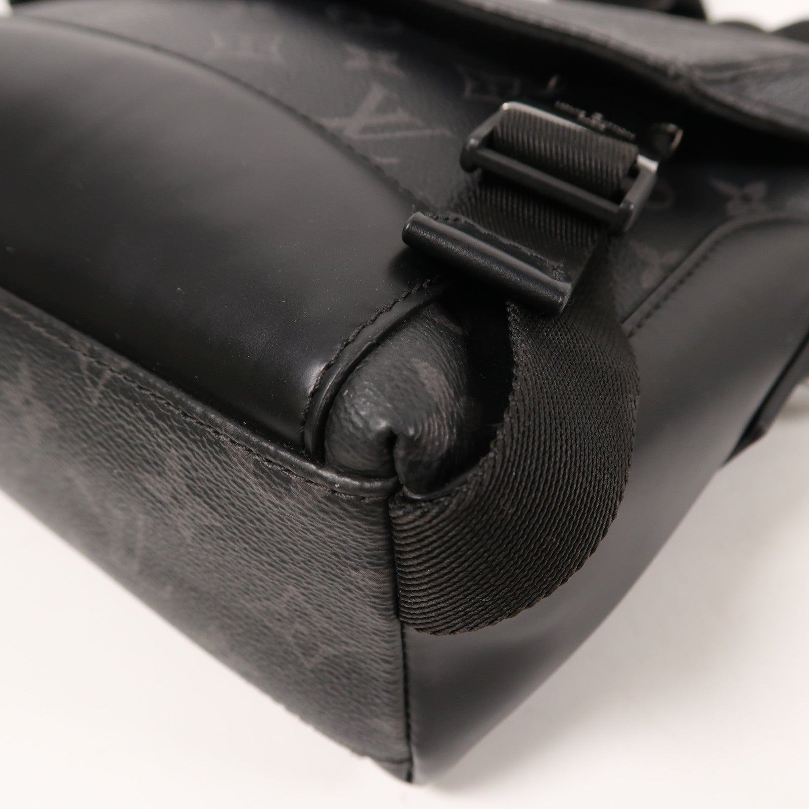 LOUIS VUITTON Monogram Eclipse Messenger PM Voyager銀扣肩背袋