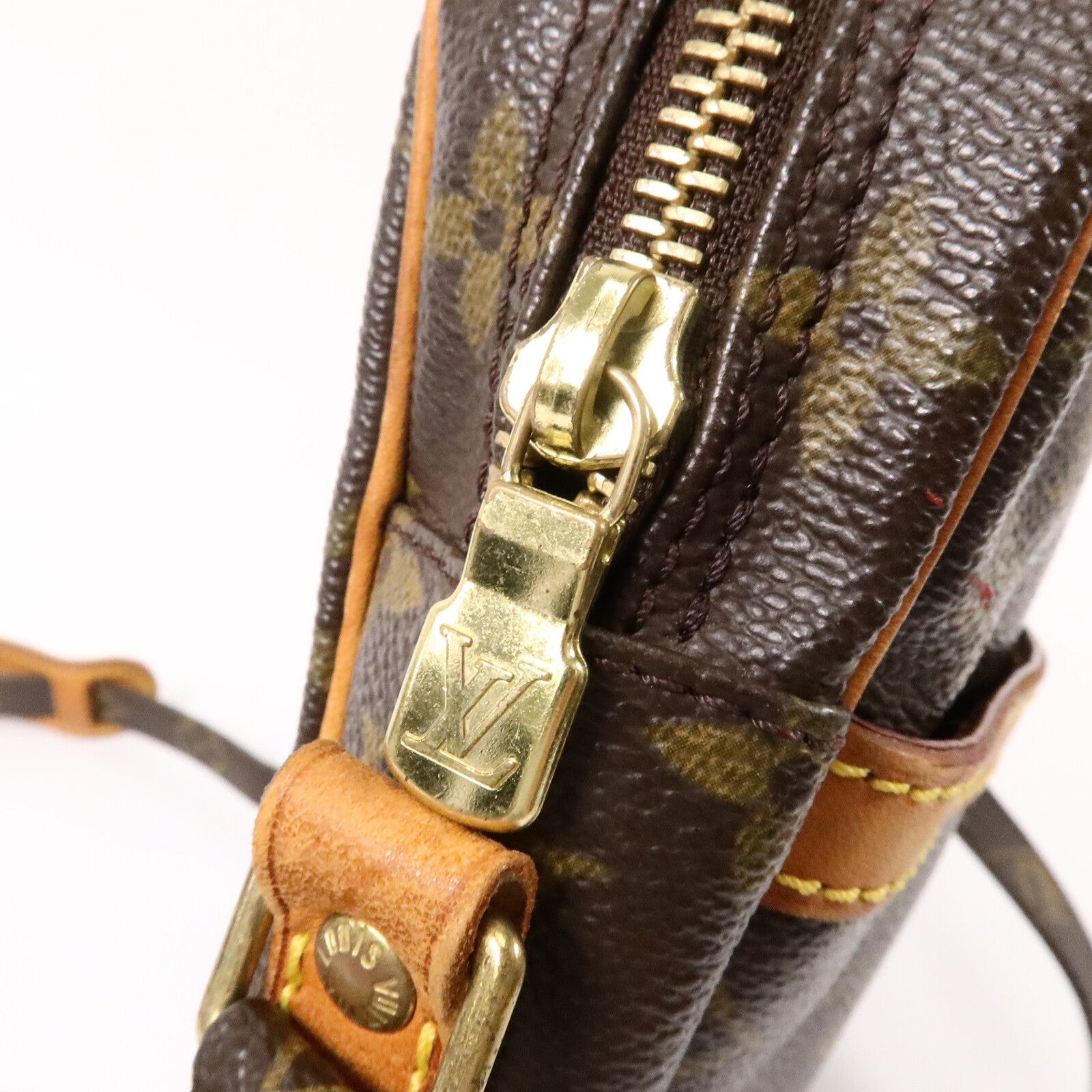 LOUIS VUITTON Monogram Danube金扣肩背袋
