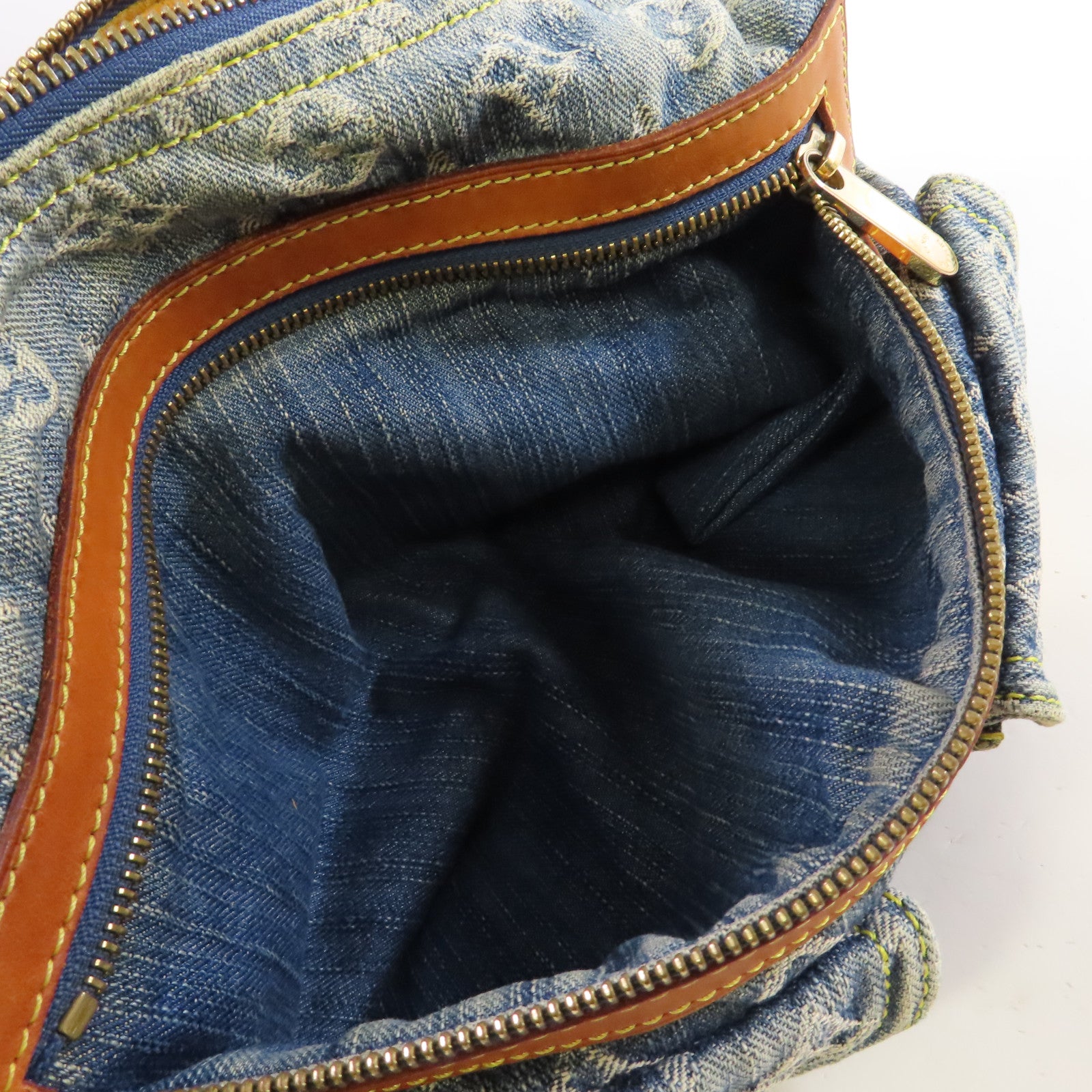 LOUIS VUITTON Monogram Denim Baggy PM Shoulder Bag金扣肩背袋藍色