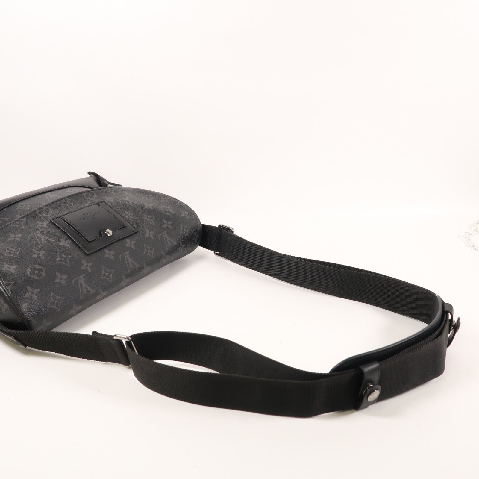 LOUIS VUITTON Monogram Eclipse Messenger PM Voyager銀扣肩背袋
