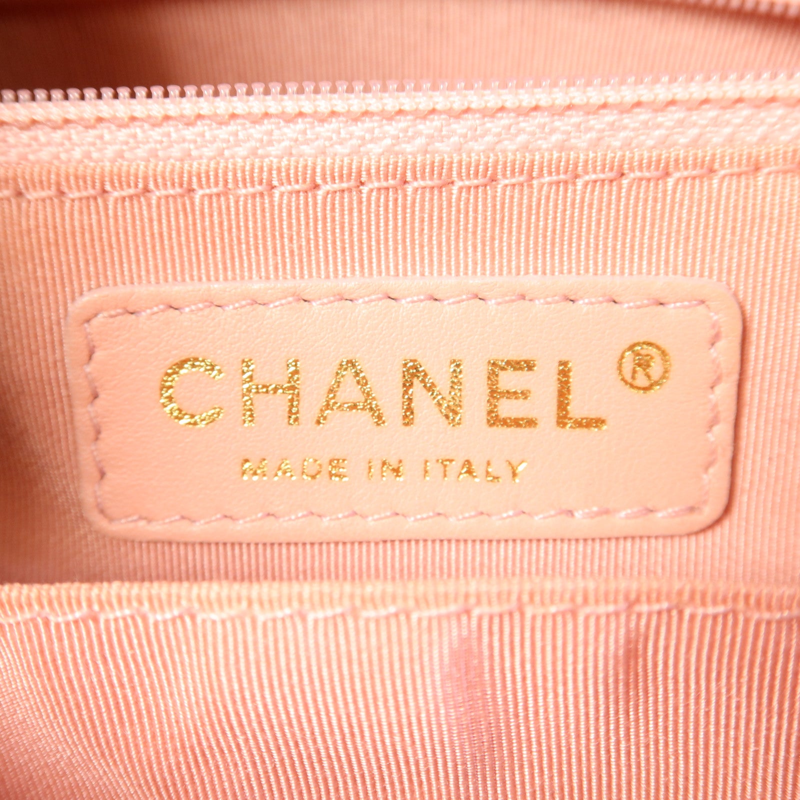 CHANEL 牛皮皮革Petite Timeless Tote Bag金扣鏈帶肩背袋