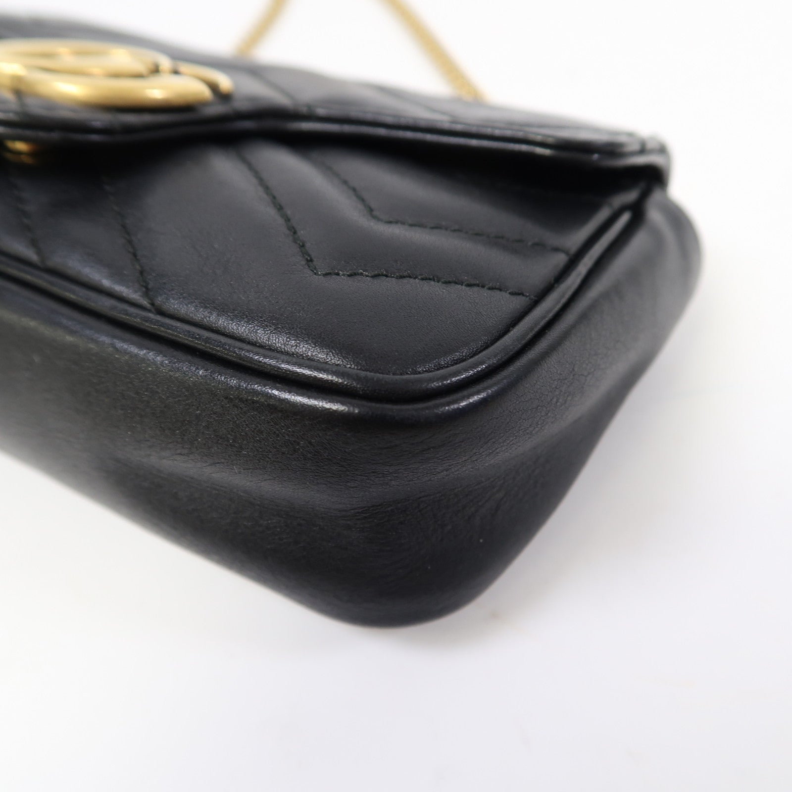 GUCCI 牛皮皮革GG Marmont Super Mini金扣鏈帶肩背袋黑色